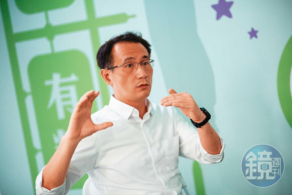 鄭運鵬過去到中國經商,註明自己住在「中國台灣省台北市」。(本刊資料照)