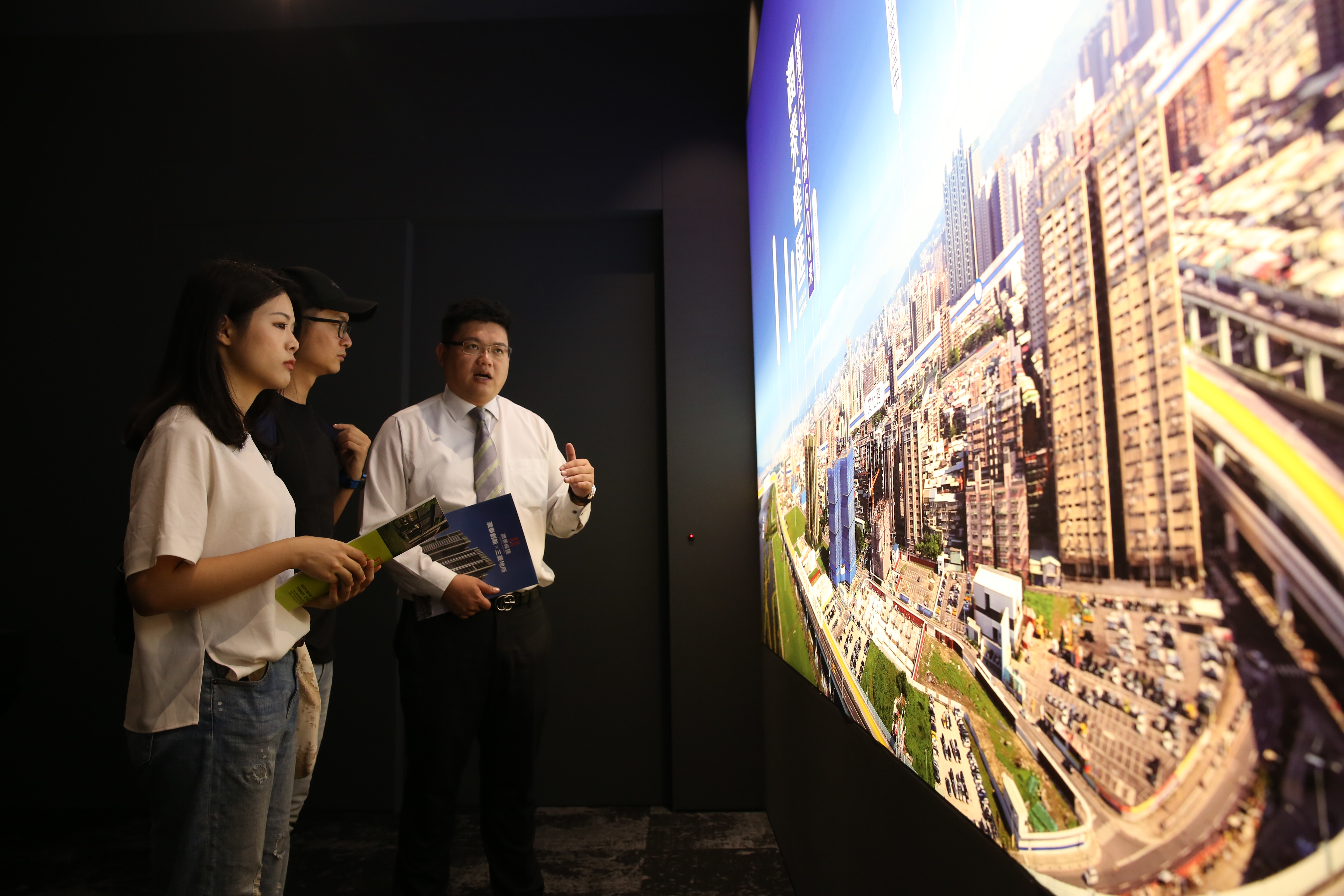 建商或投資客為求順銷，心態較軟化，民眾可大膽議價或爭取配套優惠。（本刊資料照）