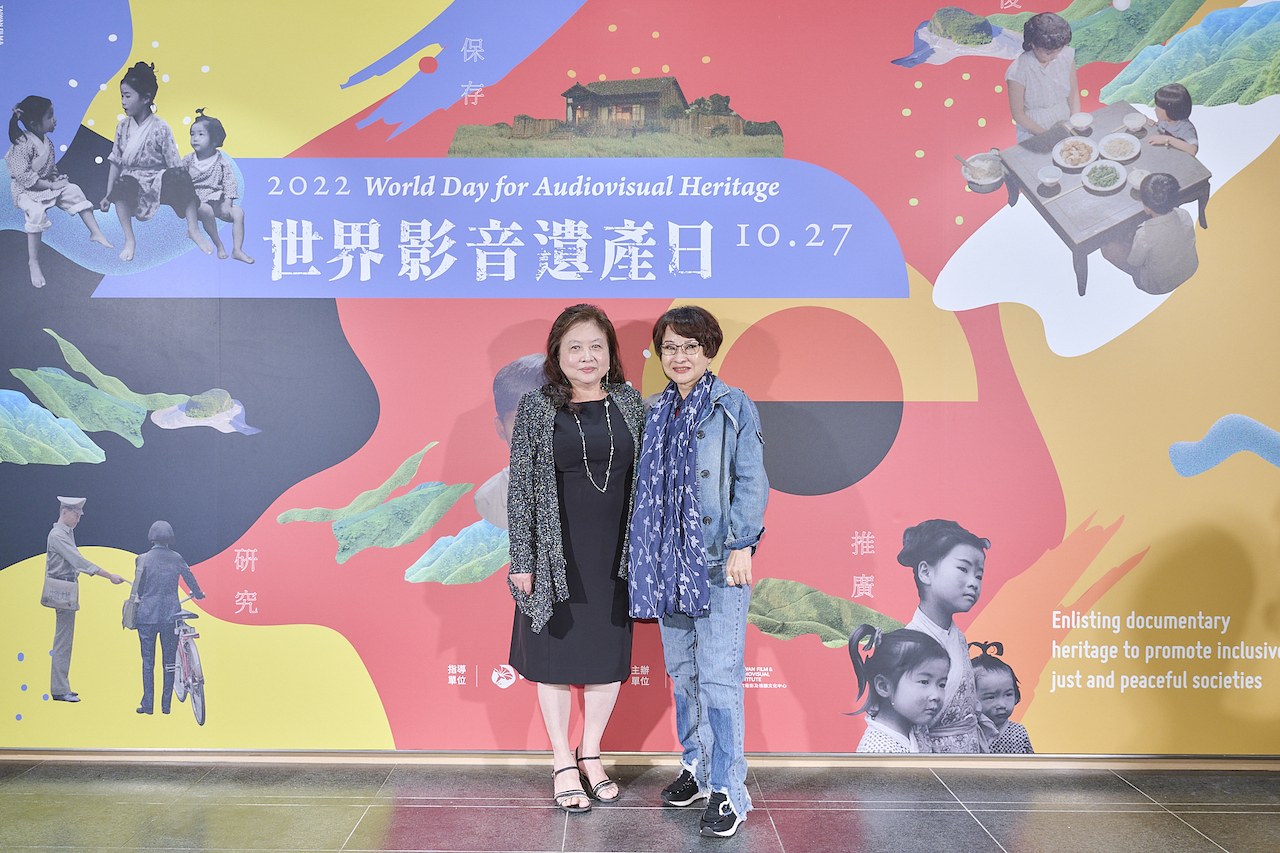 演員戴佩珊(左)、許秀年(右),當年以童星身分一起出演《流浪三兄妹》,也牽起一輩子的深刻友誼。(國家影視聽中心提供)