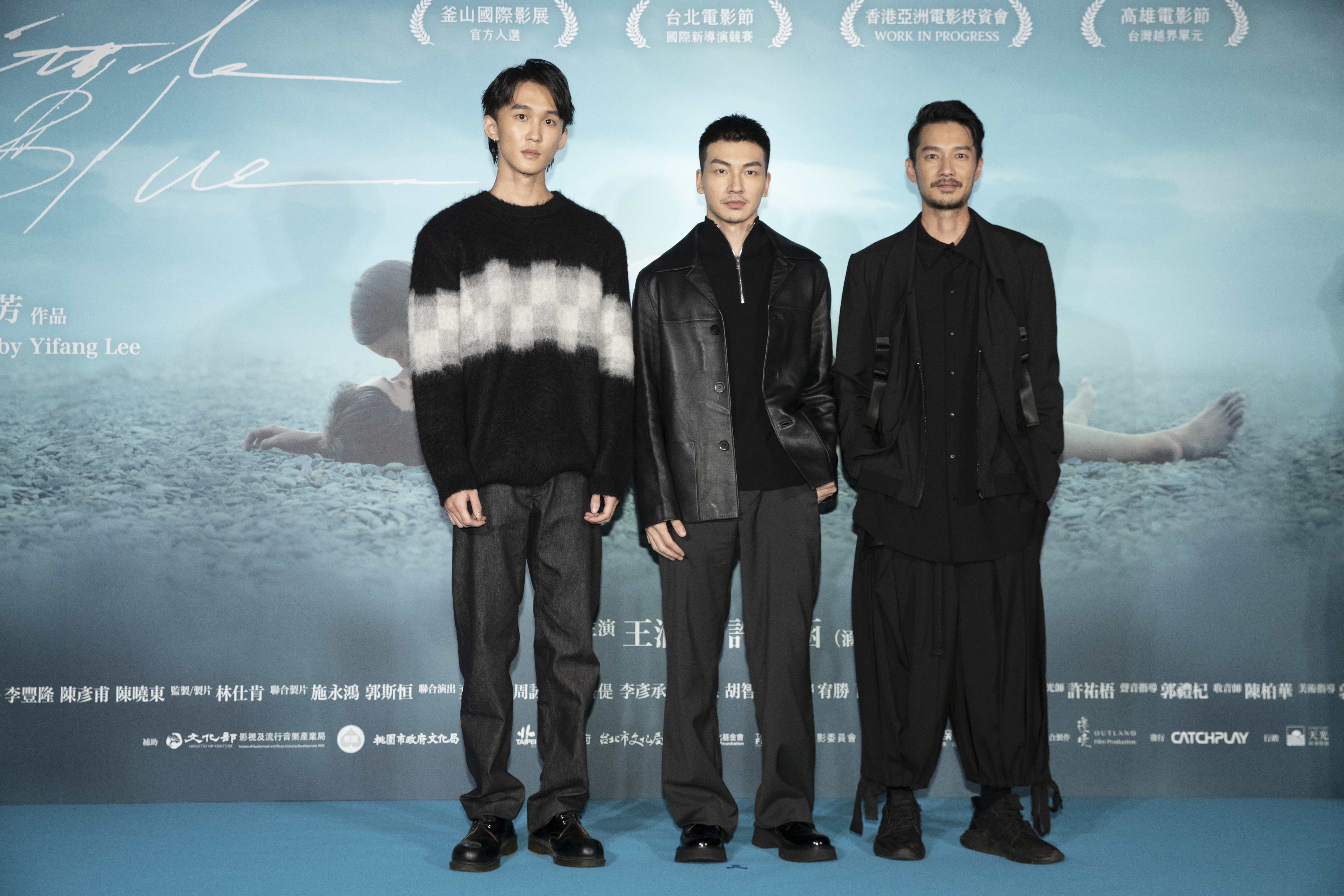 3位男星葉廷麒（左起）、周詠軒、張洛偍在片中也與兩位女主角各自上演肉搏戰，艷福不淺。