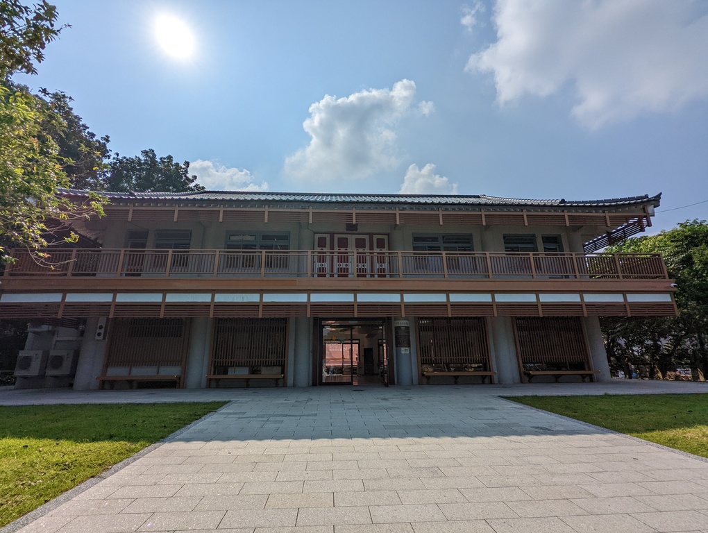 關子嶺溫泉在日治時代起享負盛名,因此資訊站重新整修特別將日式建築特色融入。
