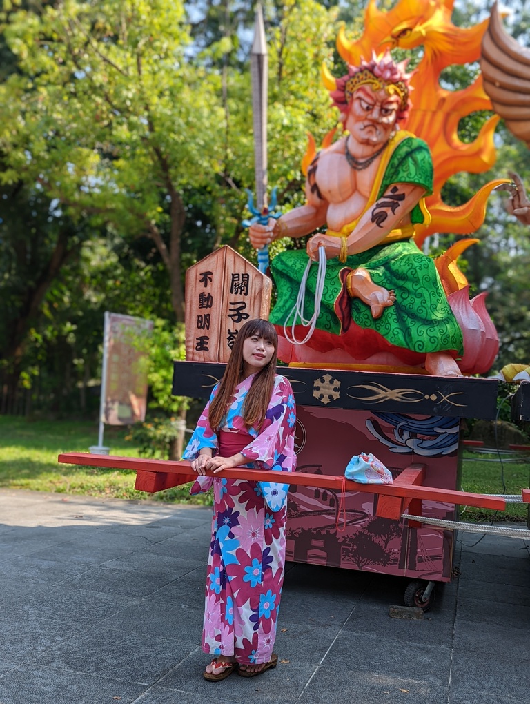浴衣的款式相當多元,有大人小孩、男生女生的。