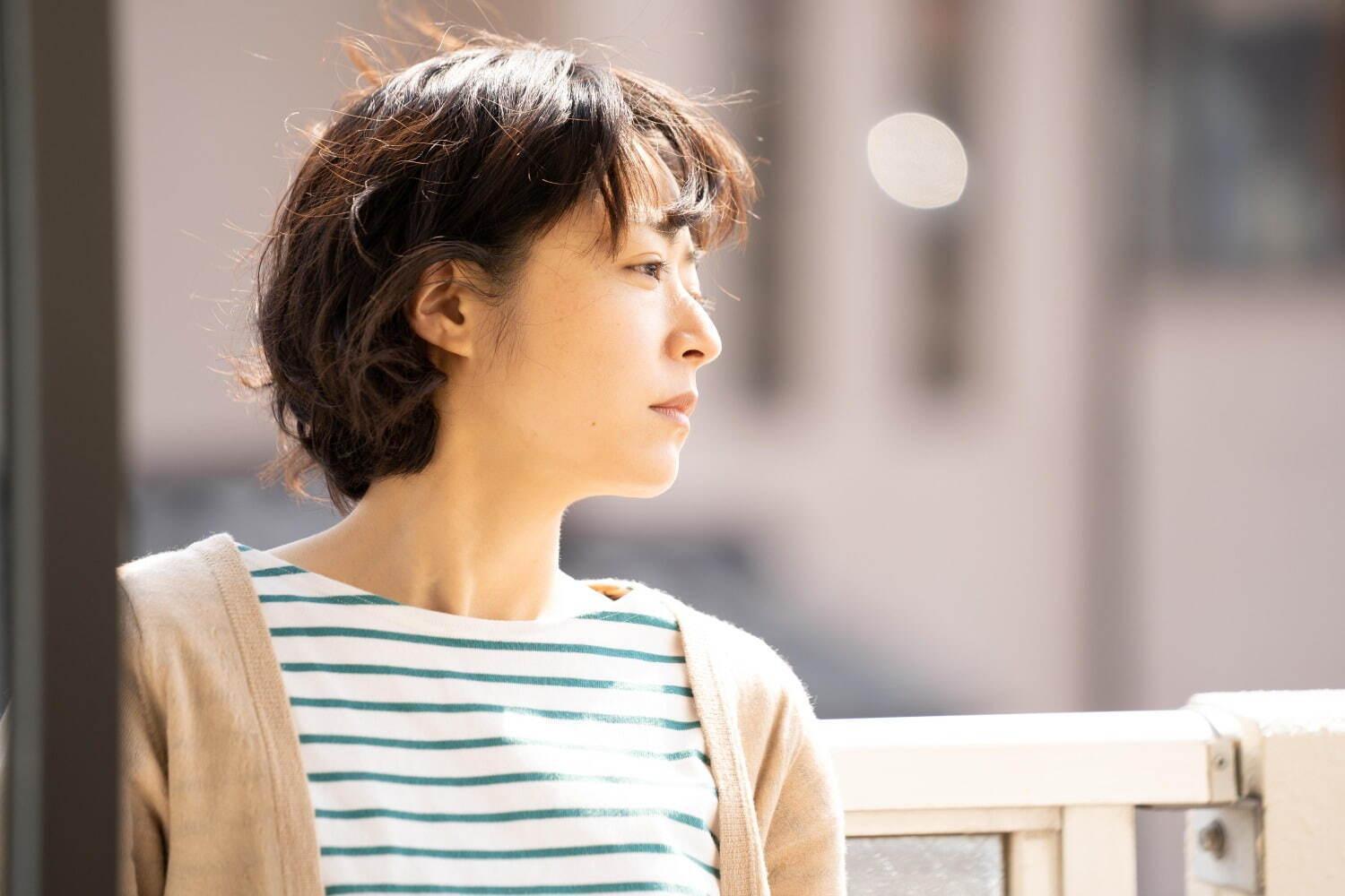 井上真央在《我的母親》中台詞不多，情感的表現成為一大考驗。©2022「わたしのお母さん」製作委員会  