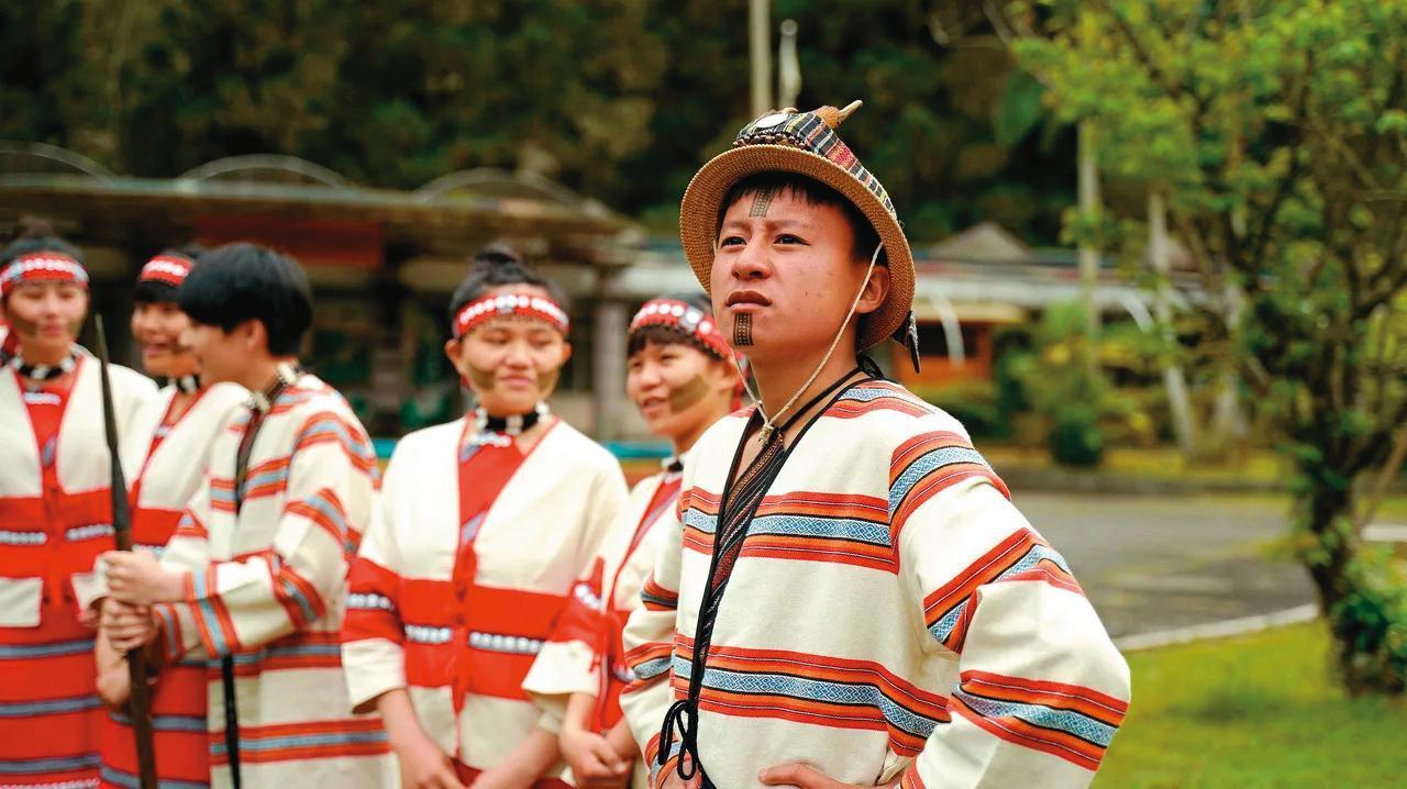 戲裡的張祖鈞(右)是個活潑樂天的屁孩,是整部的戲的開心果,並入圍了本屆金馬新演員獎。(華映提供)