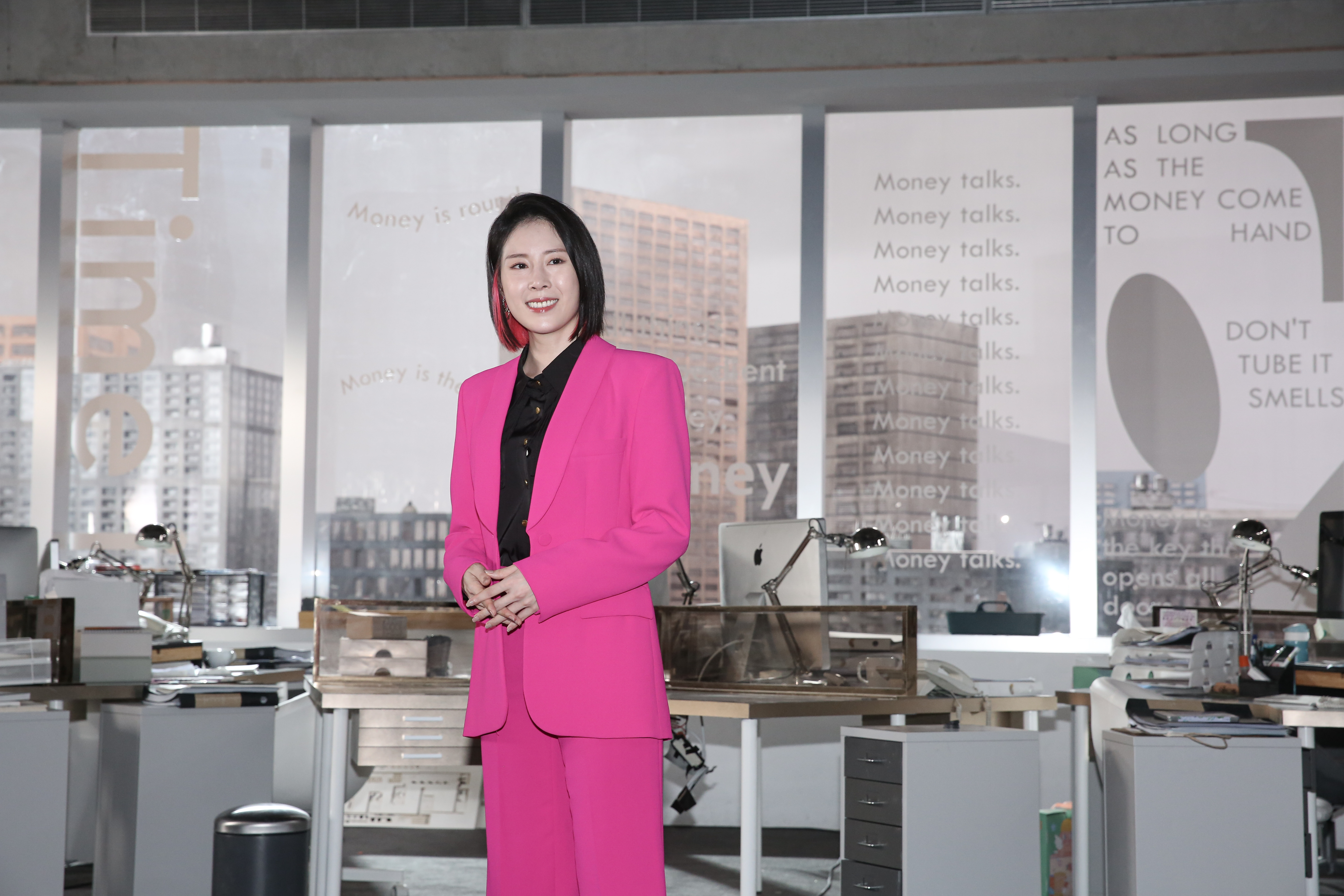 蔡亘晏以為可以演瘋狂喜劇，沒想到飾演高冷女強人主管。