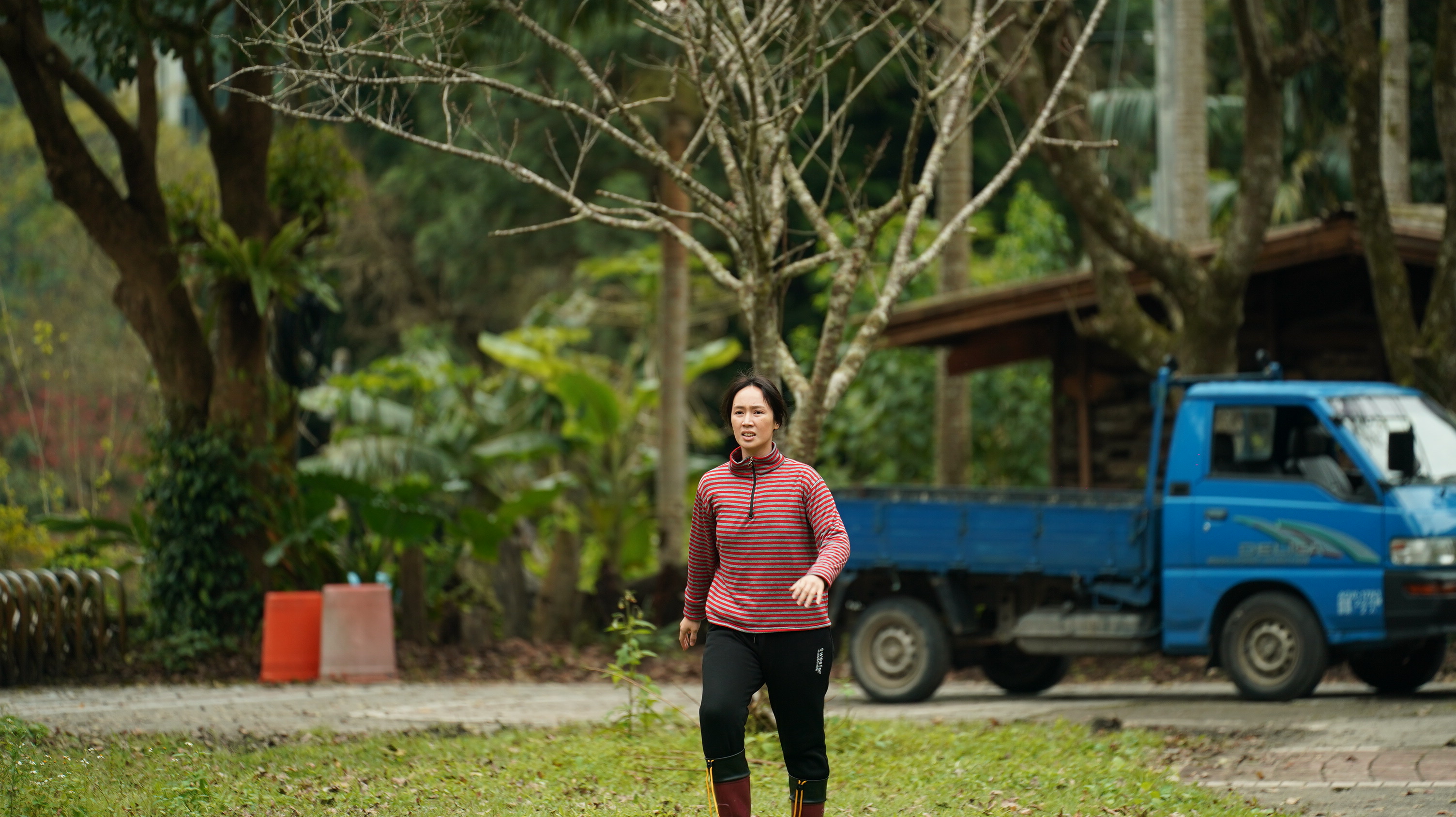 小薰為戲吃胖7公斤，雖然臉和上身不算胖，大腿和臀部很明顯粗壯不少。（華映）