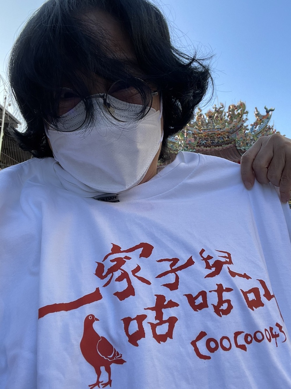 第一次角逐金馬獎，楊麗音特別去拜白沙屯媽祖，希望票房大賣也如願得獎。（楊麗音提供）
