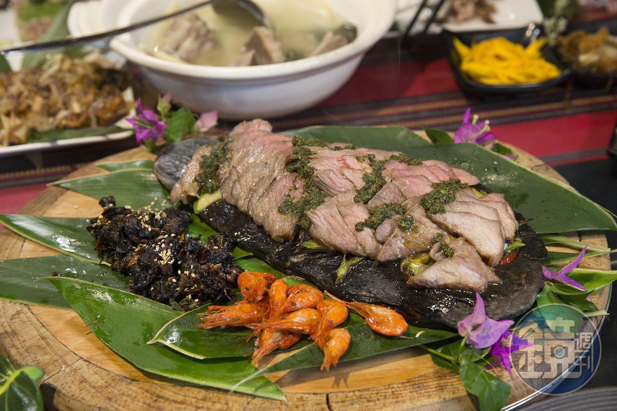 流社推出的無菜單菜色相當豐富,超有特色的原住民創意料理,最好提前預約才吃得到。(1,100元/人,套餐菜色)