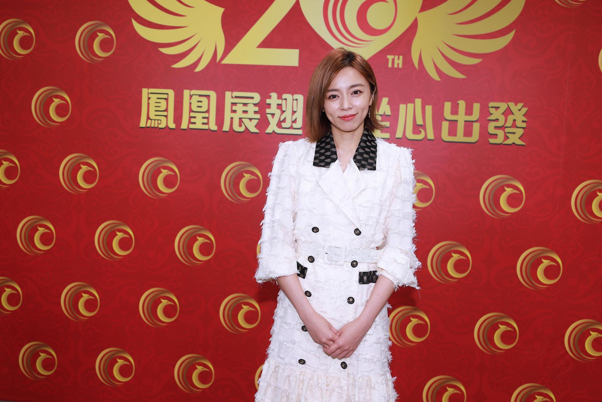 王瞳今出席鳳凰藝能活動,被問到艾成遺留的債務問題。(民視提供)