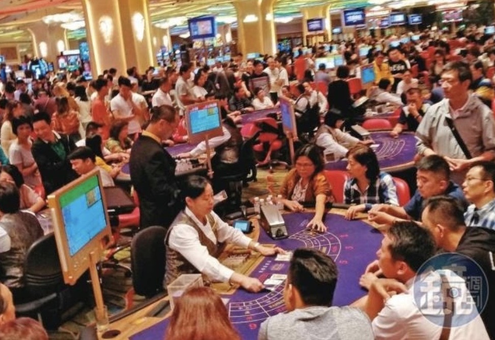 澳門賭場受疫情及中國政府施壓榮景不再。