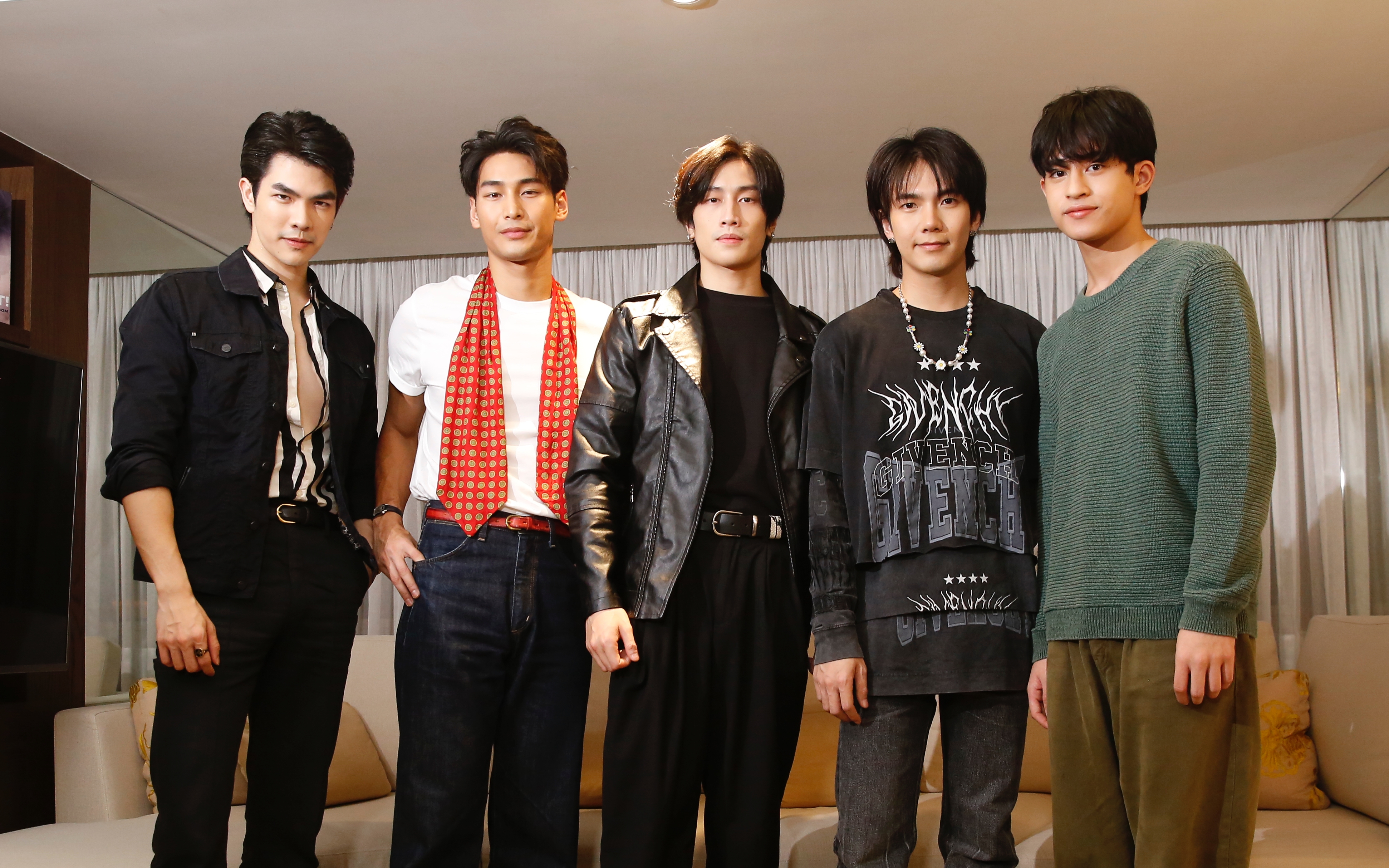 《黑幫少爺愛上我》5位主演接受台媒訪問，左起Mile、Apo、Bible、build和Barcode。