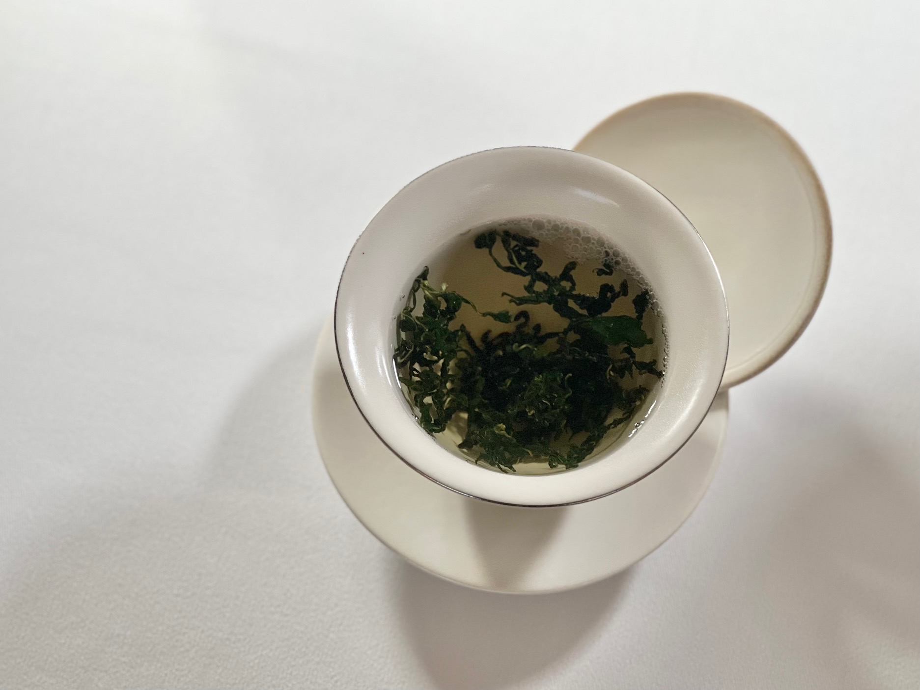 芥蘭菜葉變身茶葉以利保存。