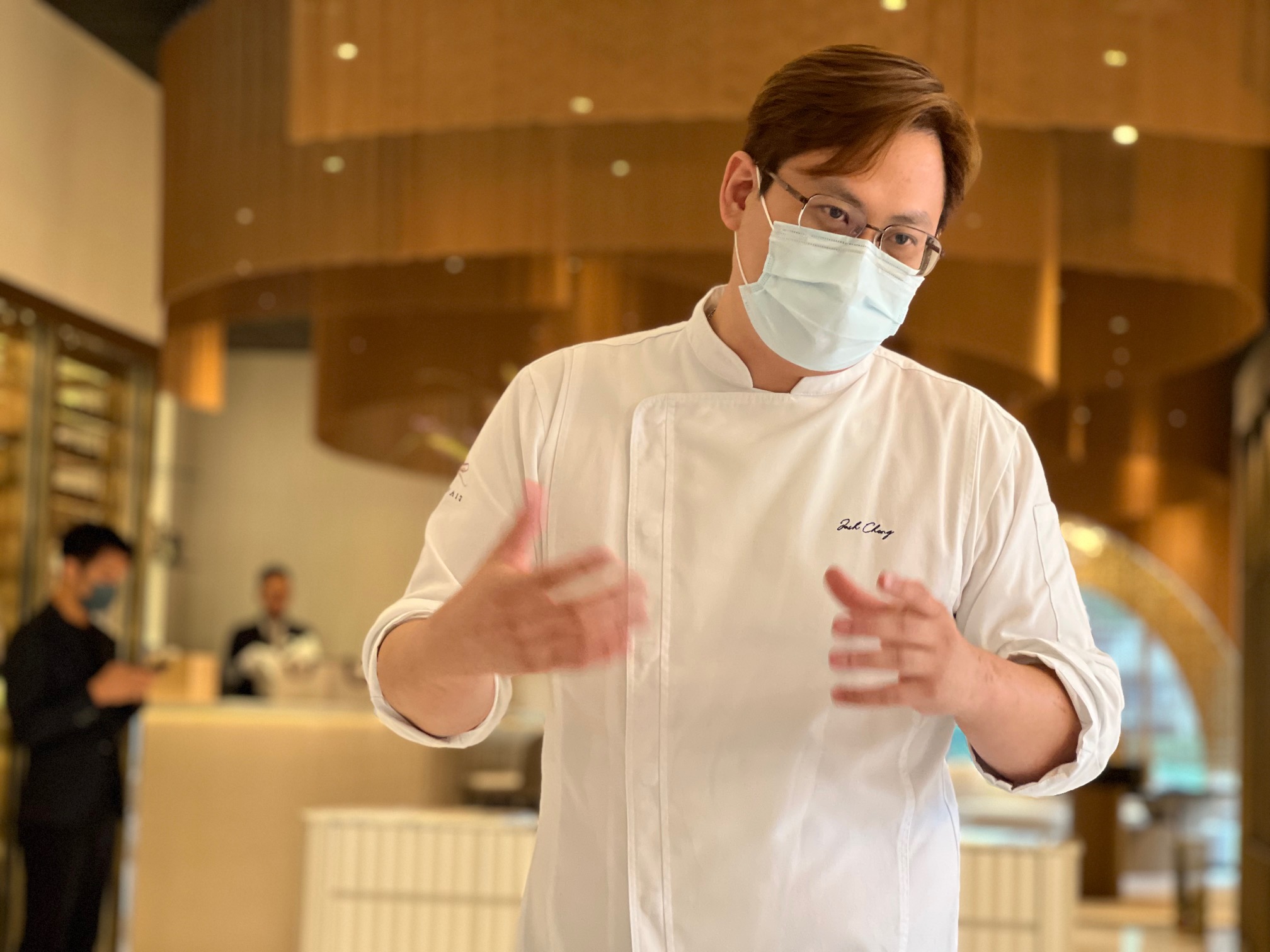LOPFAIT樂斐主廚鄭裕錞講述「續食套餐活動」理念。