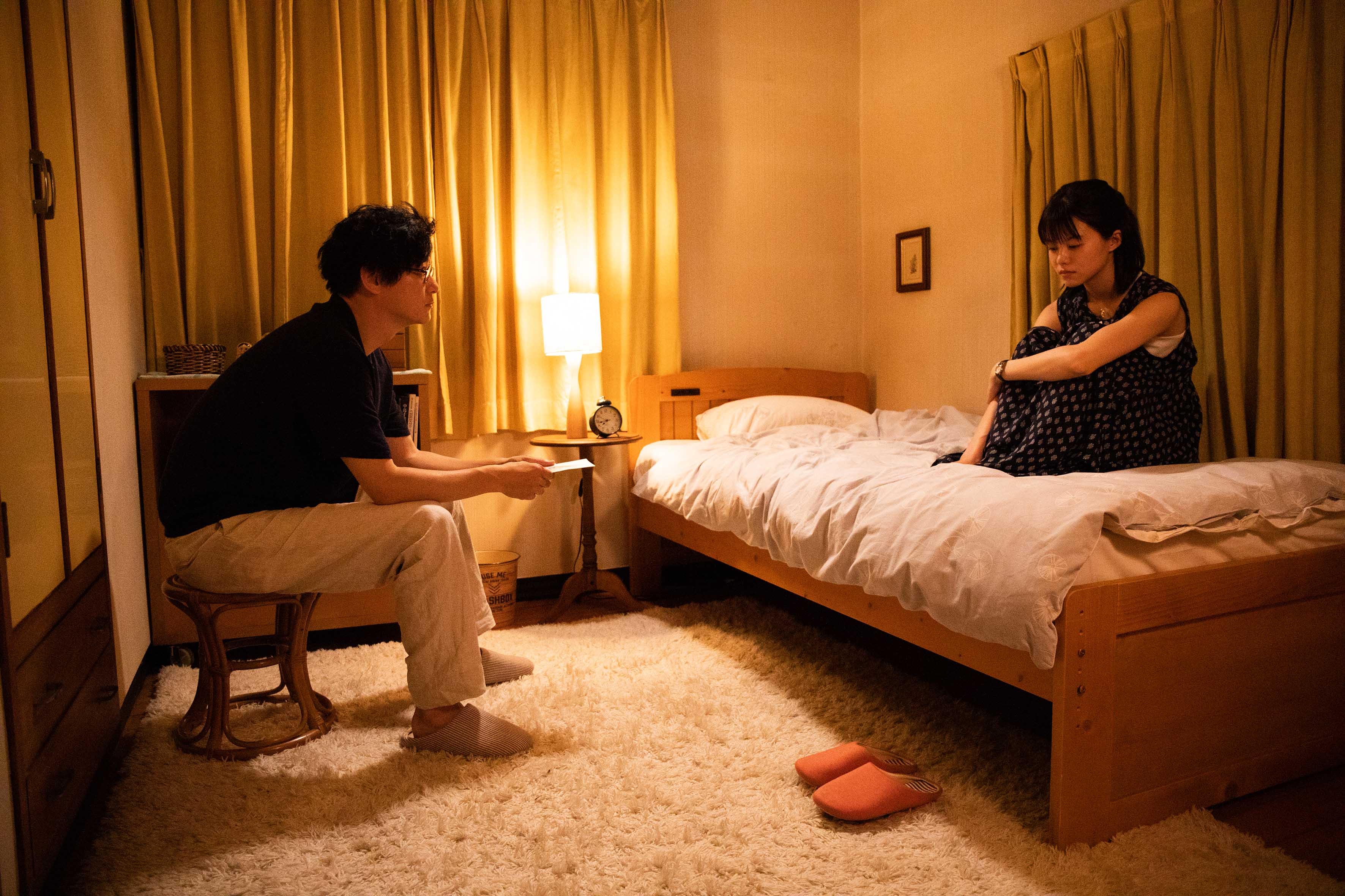 《幽靜的山荷葉》主演為實力派演員井浦新(左)及新生代人氣演員志田彩良(右)。(希望行銷提供)