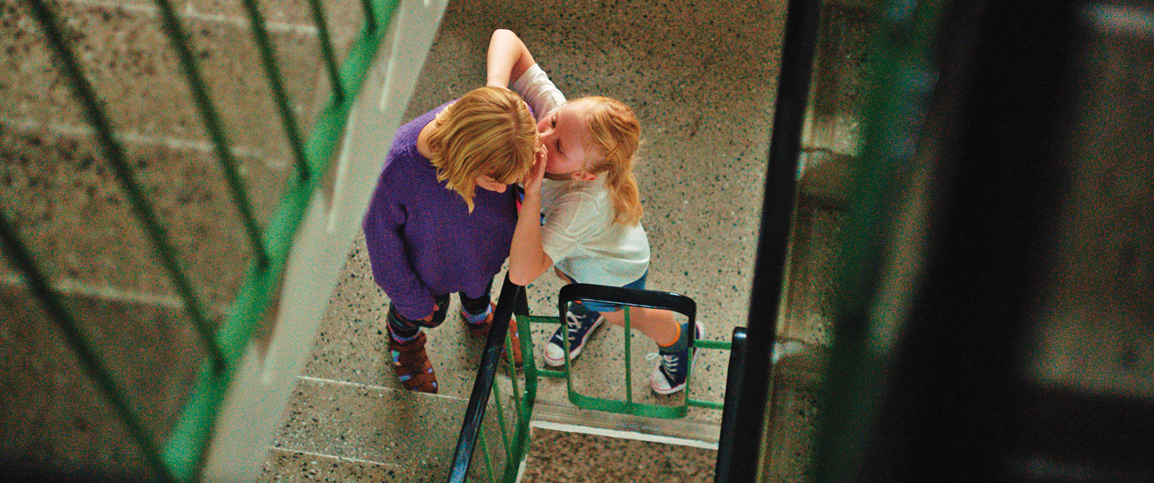 女孩非自願地照顧重度自閉症的姐姐，在她認識有特異能力的新朋友後，恐怖的黑暗力量隨之出現。（好威映象提供）