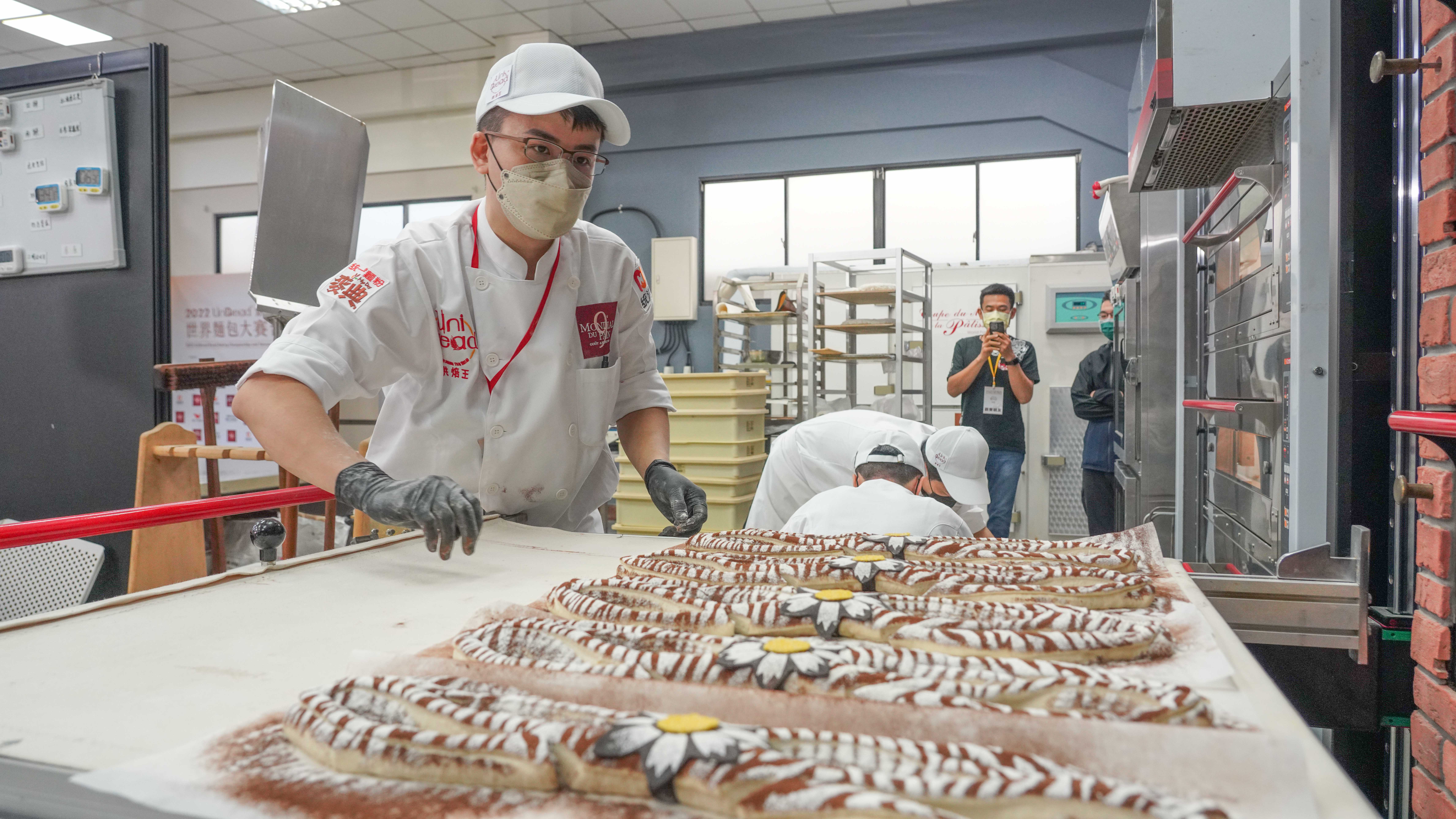 本屆決賽選手中資歷最淺的黃鈺翔表現穩定,以黑馬之姿贏得亞軍圖。