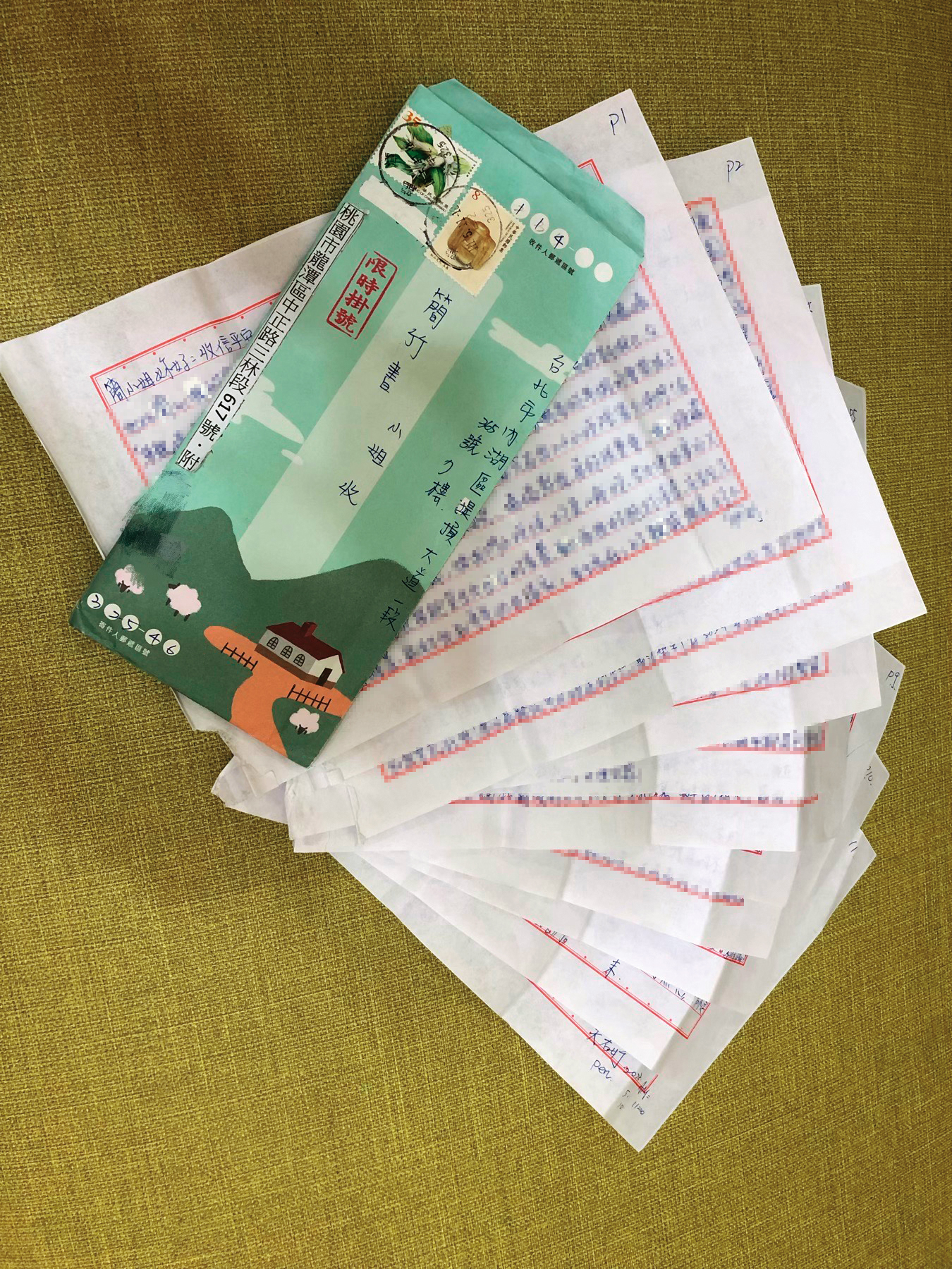 小穎回覆記者的信長達11頁，提及對家人的感謝及抱歉，最後提到，從沒將孩子當成沉重負擔，而是甜蜜的負擔。（簡竹書攝）