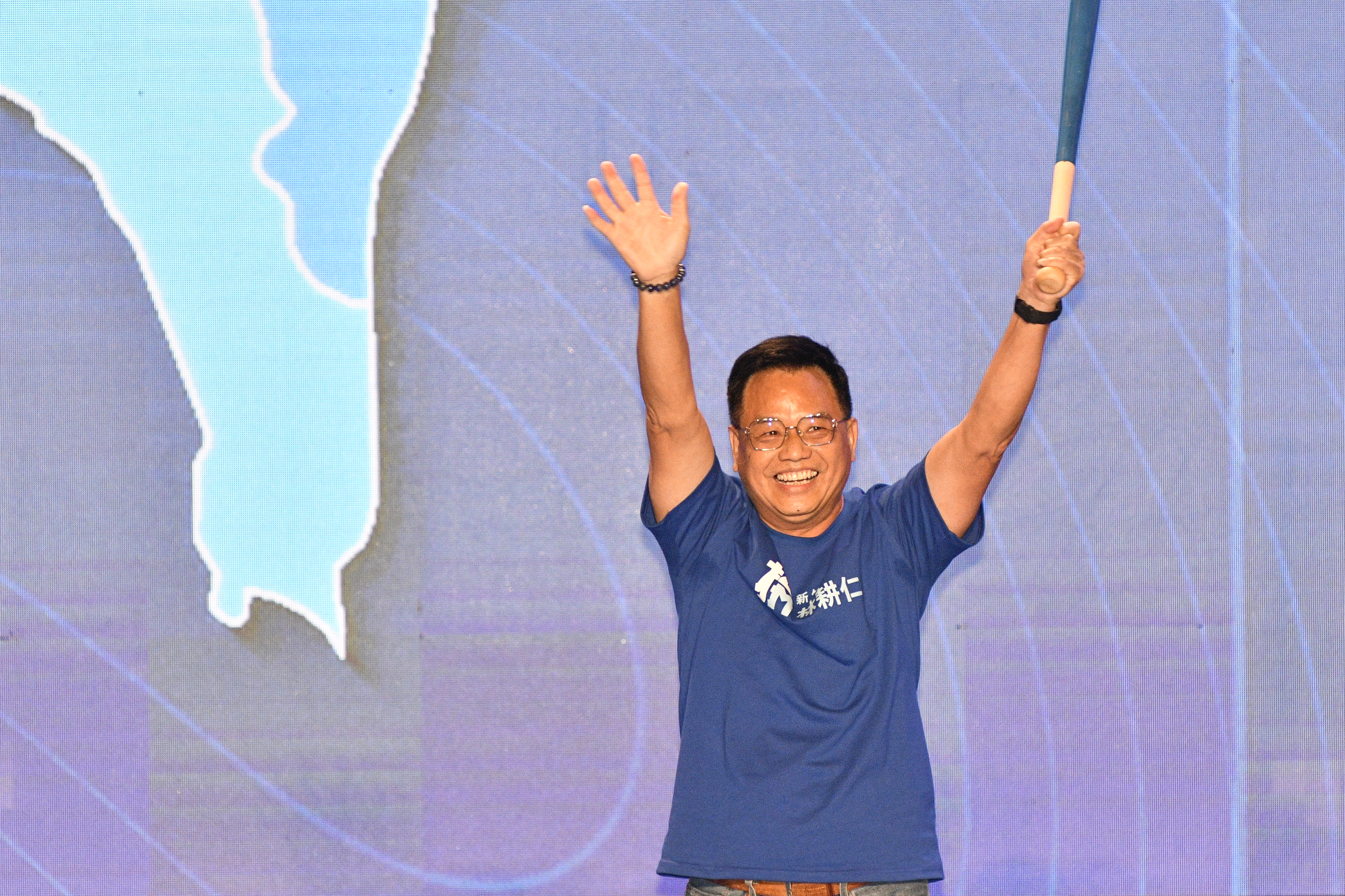 國民黨林耕仁在三腳督中淪為老三。