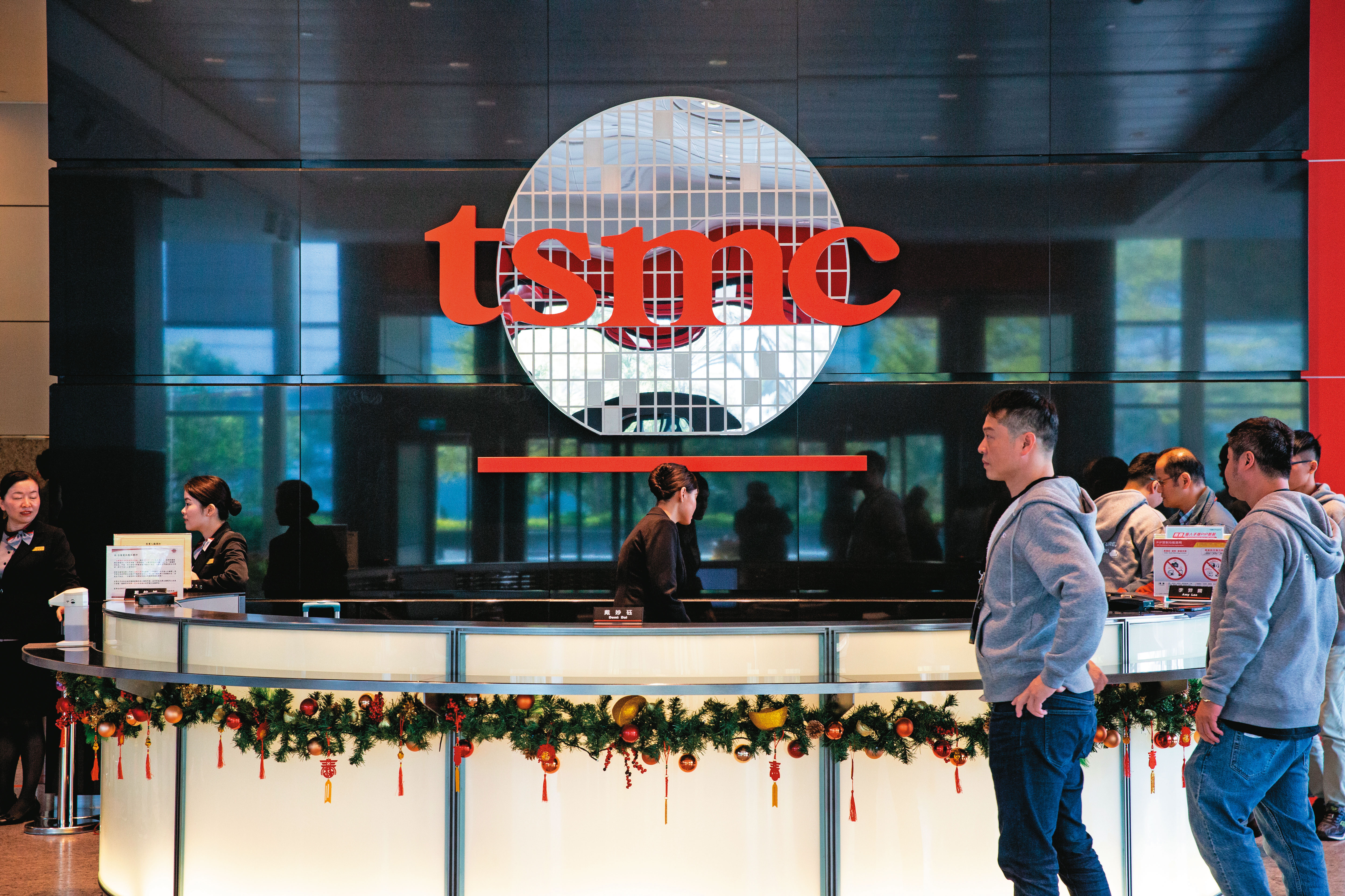 台積電不只被中國綁架，也被美國綁架，並背著政治領袖與基金經理人的包袱。