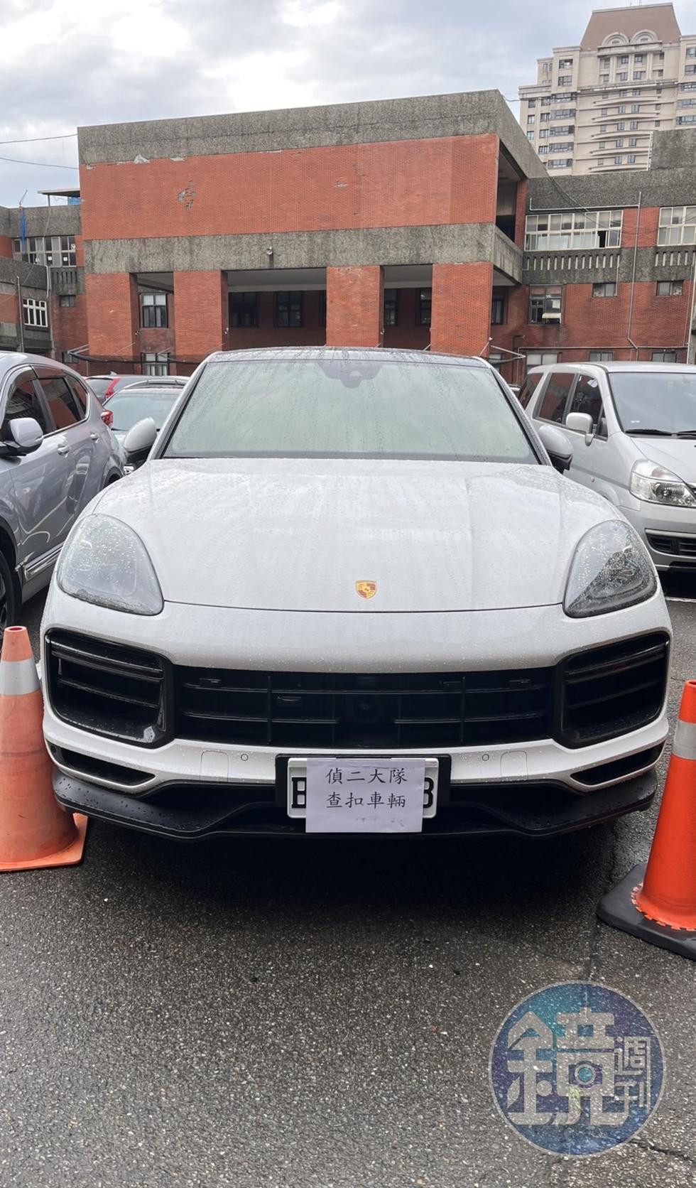 嫌犯用詐騙所得購買的保時捷休旅車。