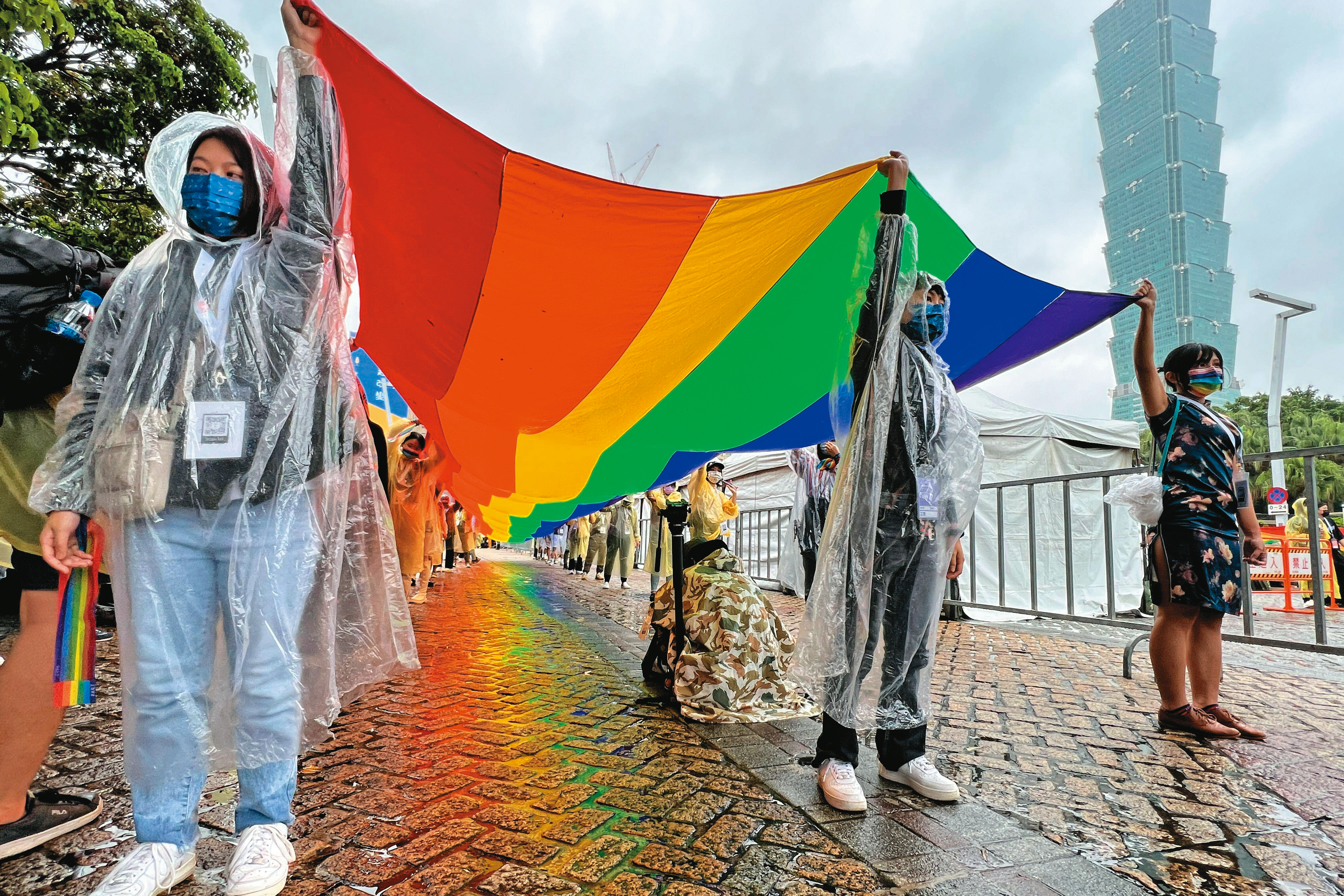 一年一度的同志大遊行上週六登場，同性婚姻議題再度受到關注。