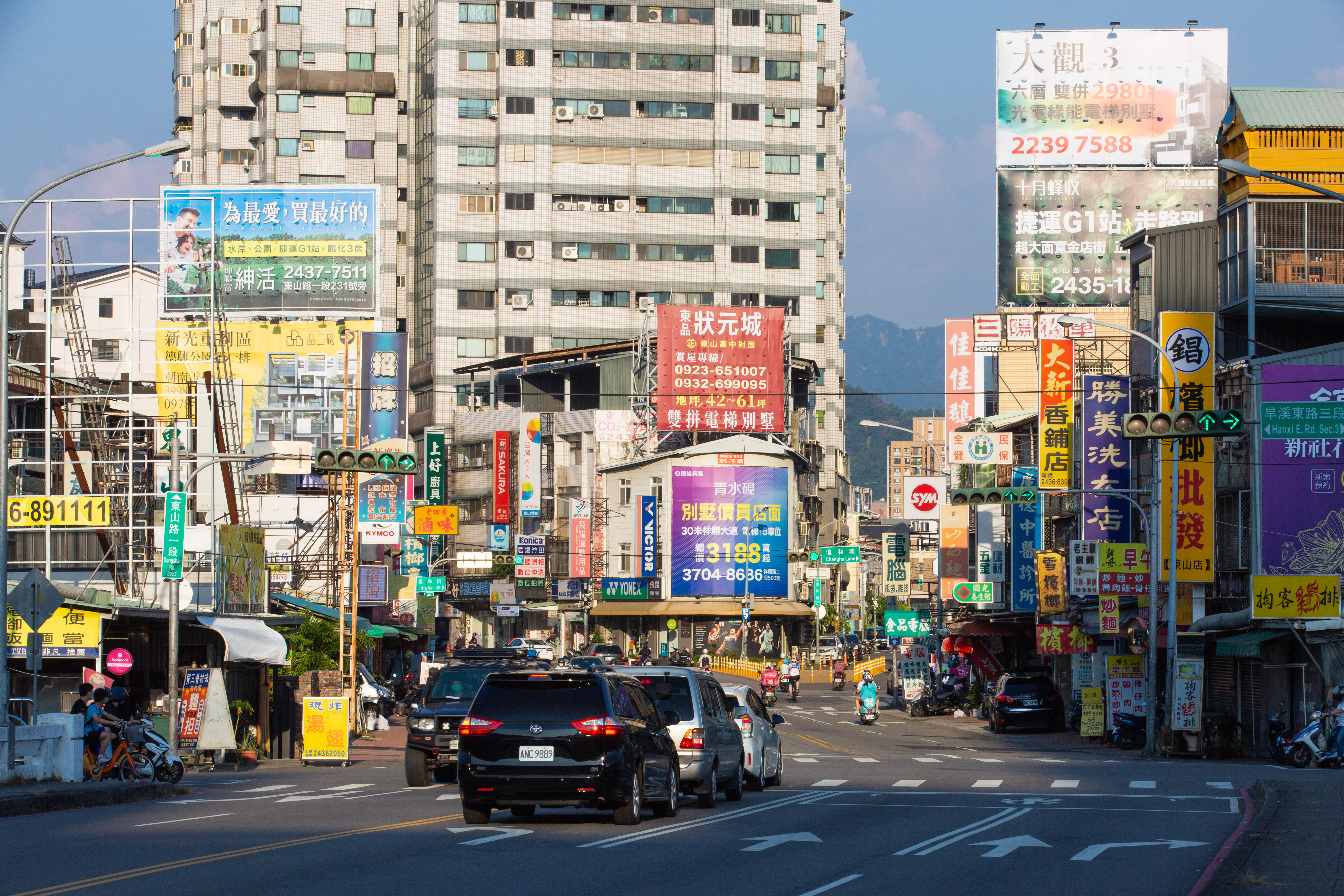 有位鄉民詢問大家覺得六都中哪裡的人最友善，結果一堆網友反串點名台中。（示意圖，本刊資料照）