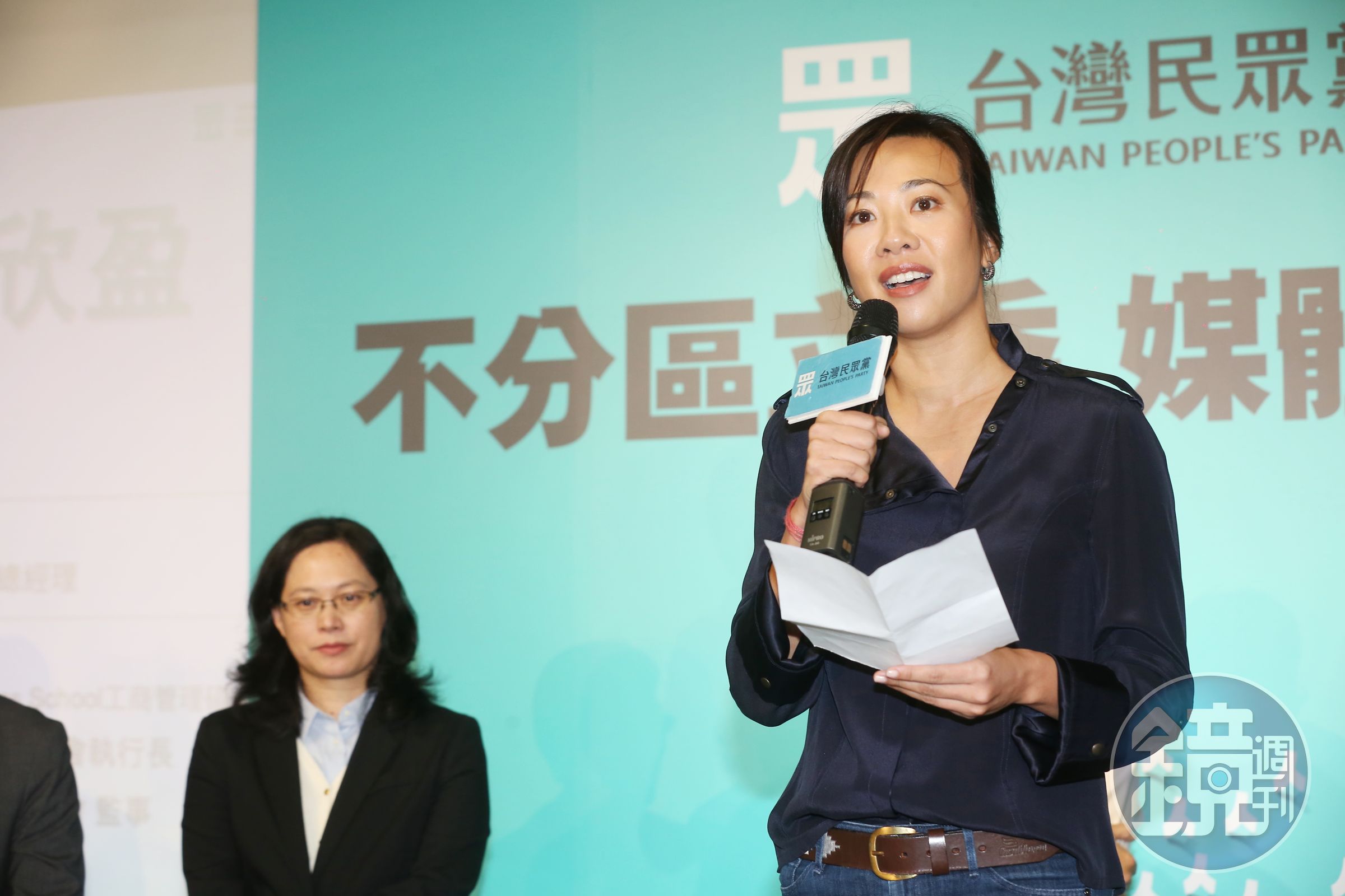 吳欣盈（右）升格當媽，雙喜臨門。