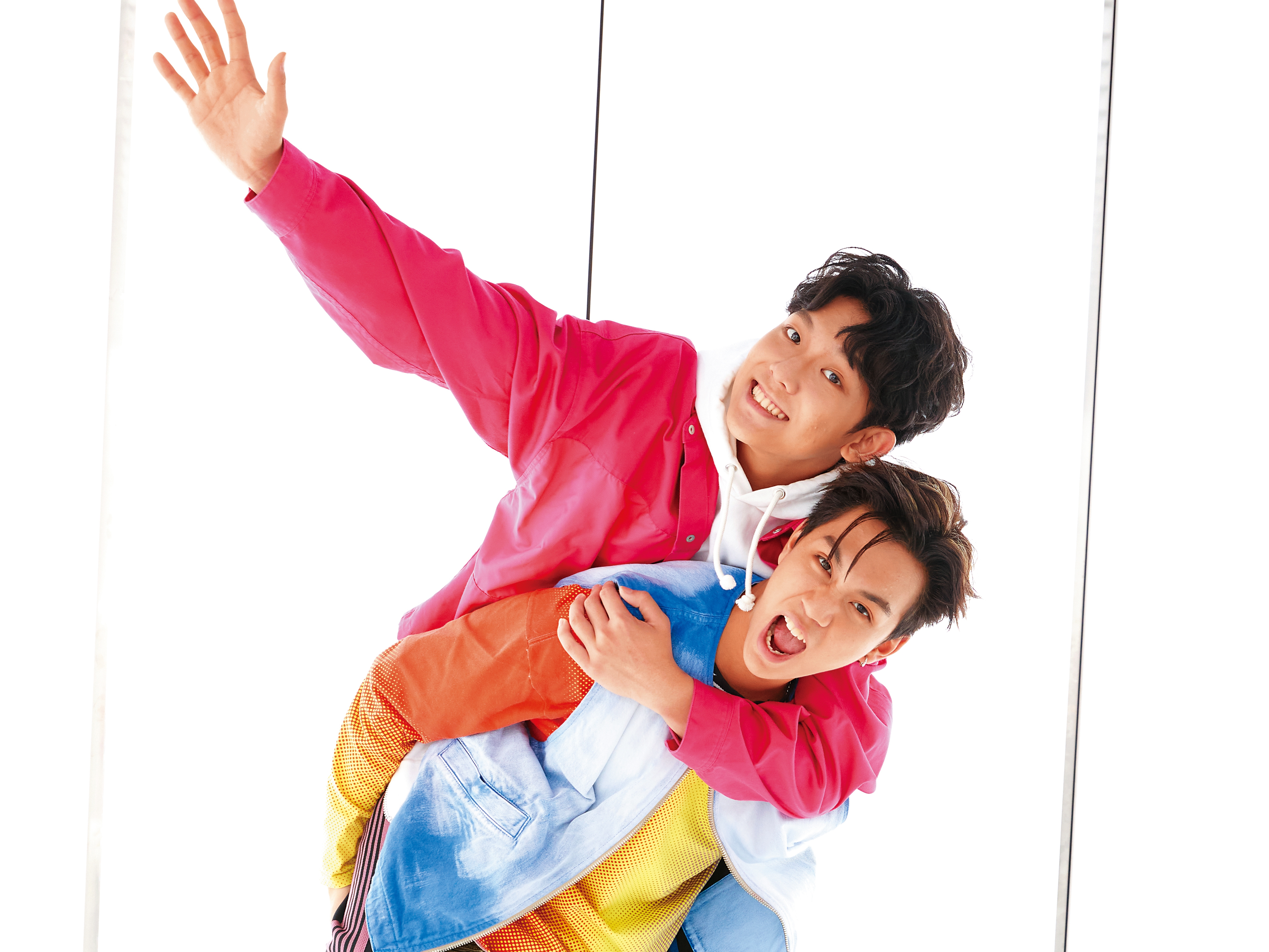 李秉諭（前）與林毓家（後）是AcQUA源少年的一對活寶，兩人從8歲開始一起練舞，成就絕佳默契。