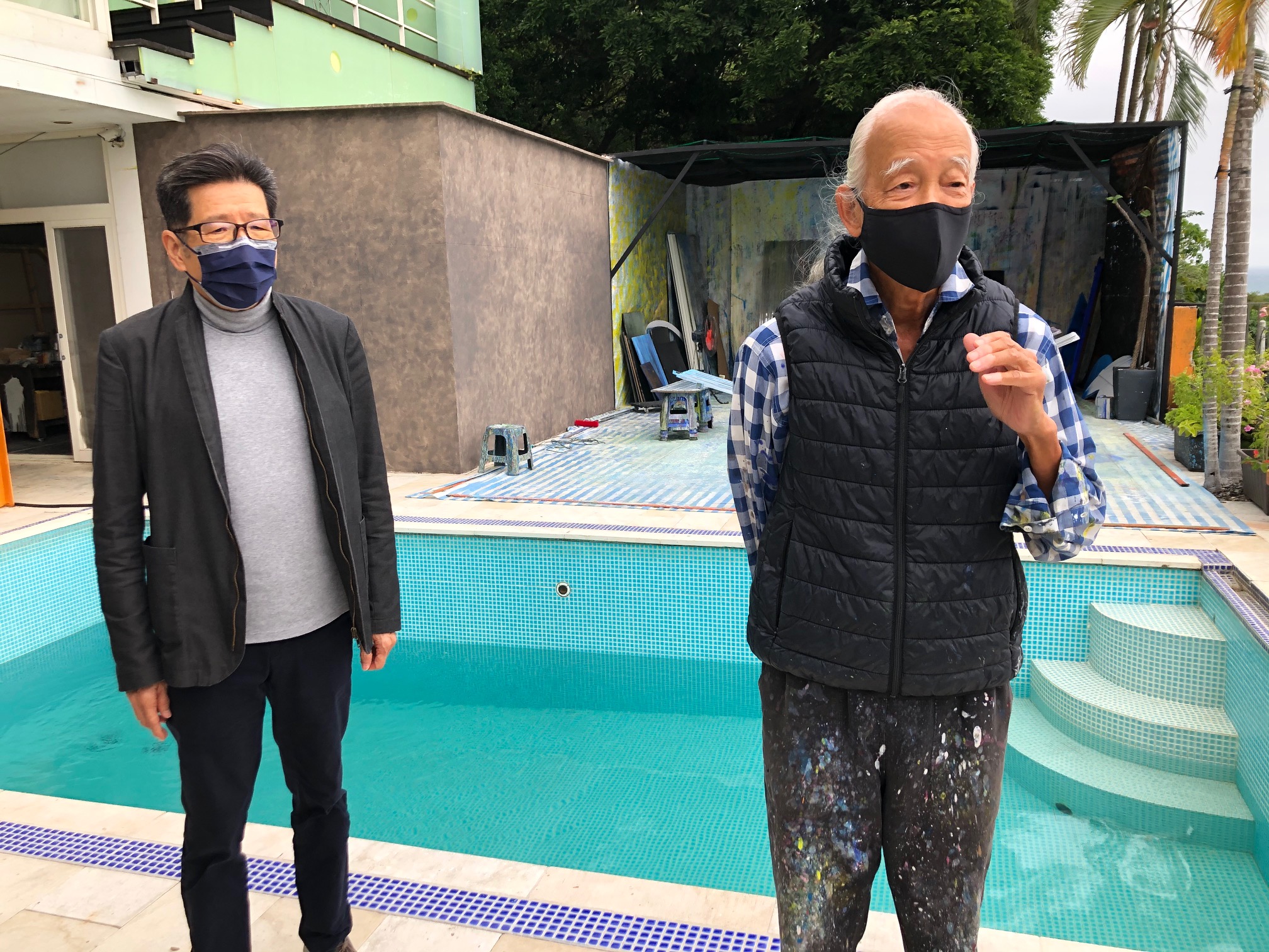公益平台文化基金會董事長嚴長壽(左)為支持江賢二(右)理想,邀請企業家們攜手合作,打造園區。