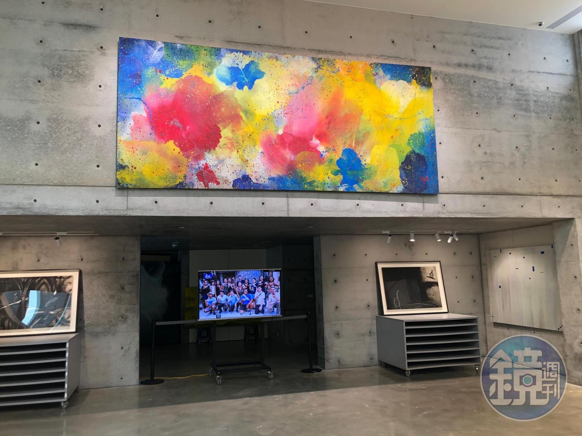 江賢二在台東創作出知名的《比西里岸之夢》系列,在金樽的藝術園區內也看得到。
