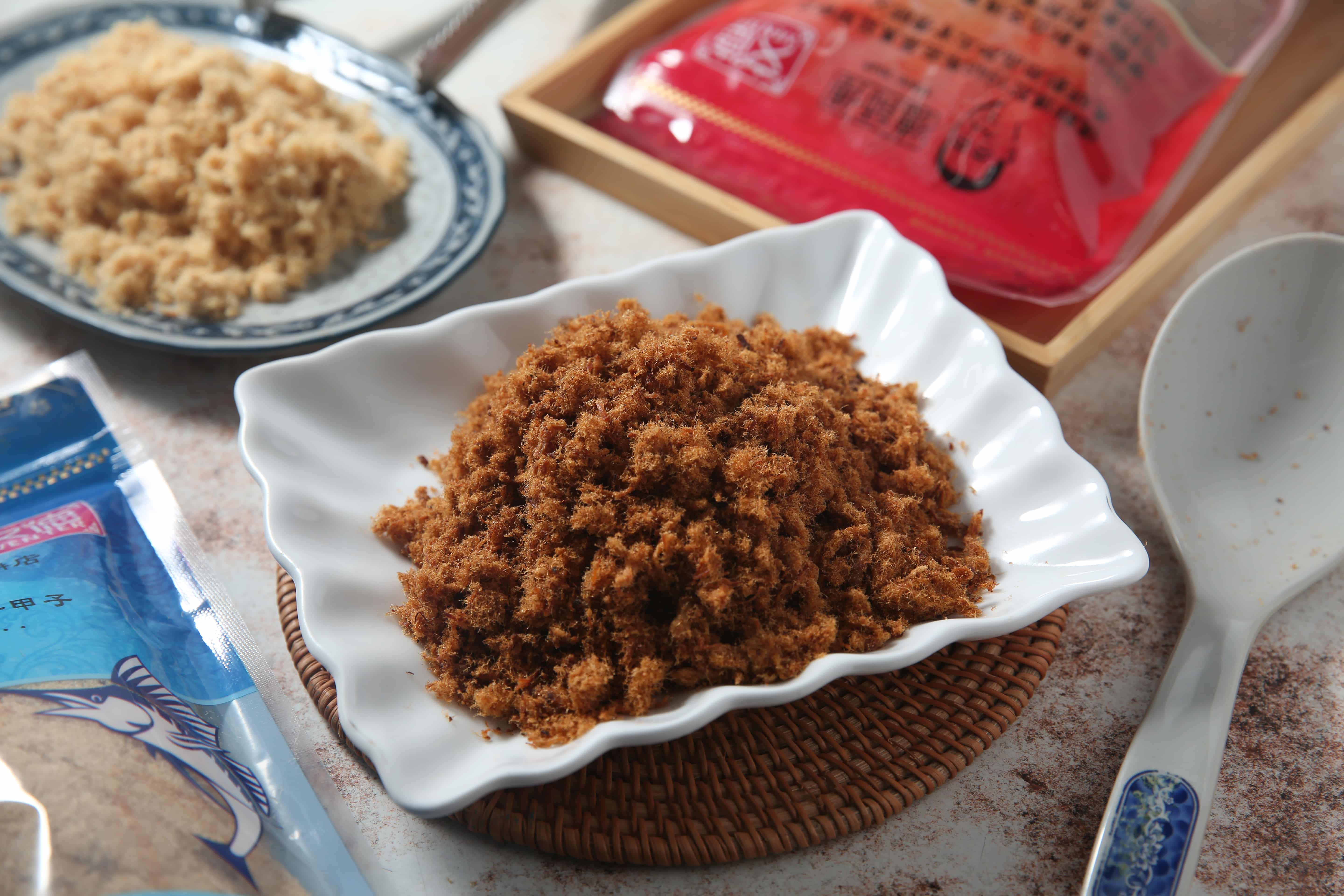 肉品區的手工「肉鬆」、「旗魚鬆」也是每日新鮮現裝的人氣商品。（肉鬆190元／300g，旗魚鬆300元／215g）