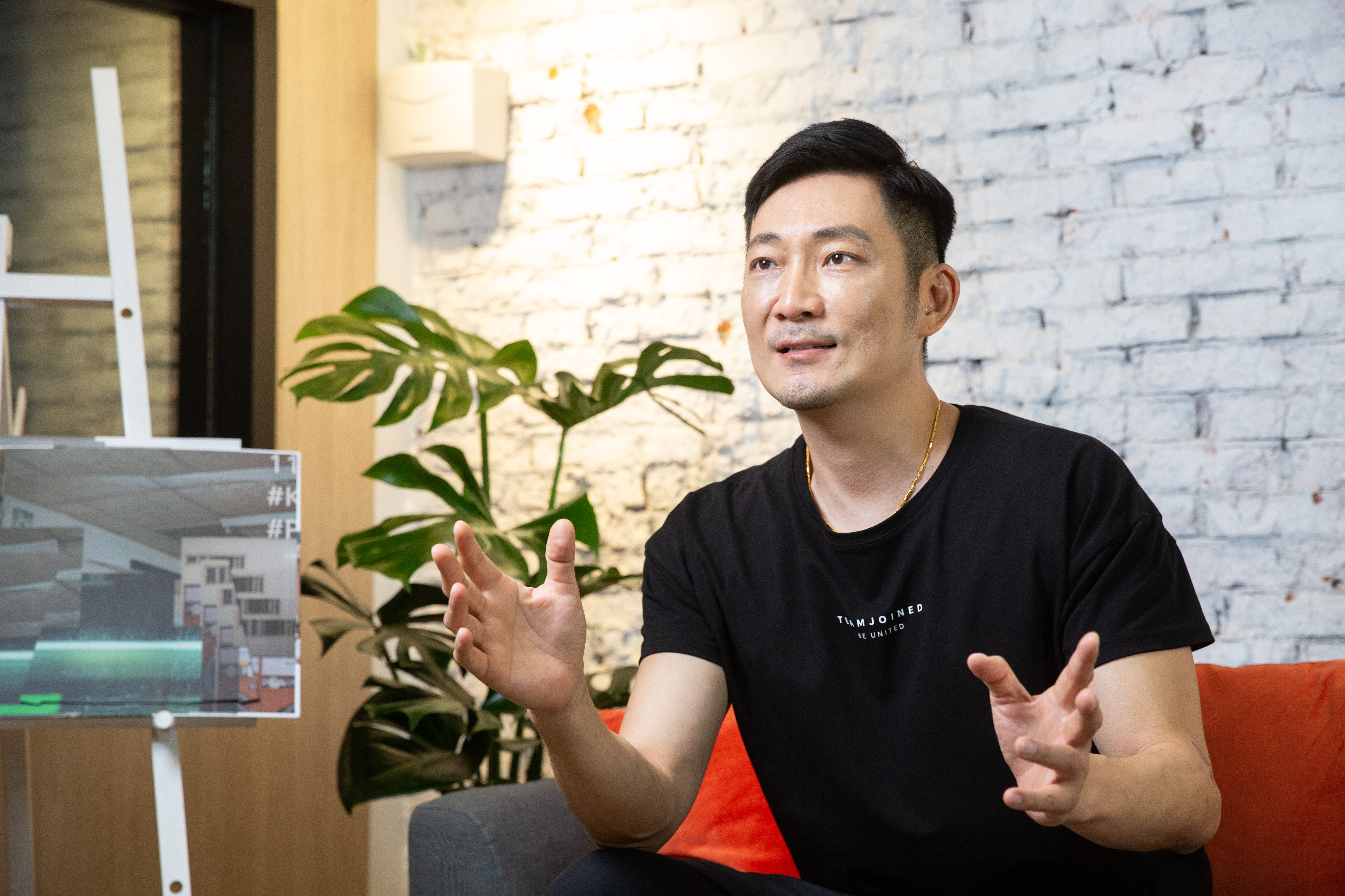 崴爺的投資步調穩健，股市投資以一籃子股票的ETF居多。