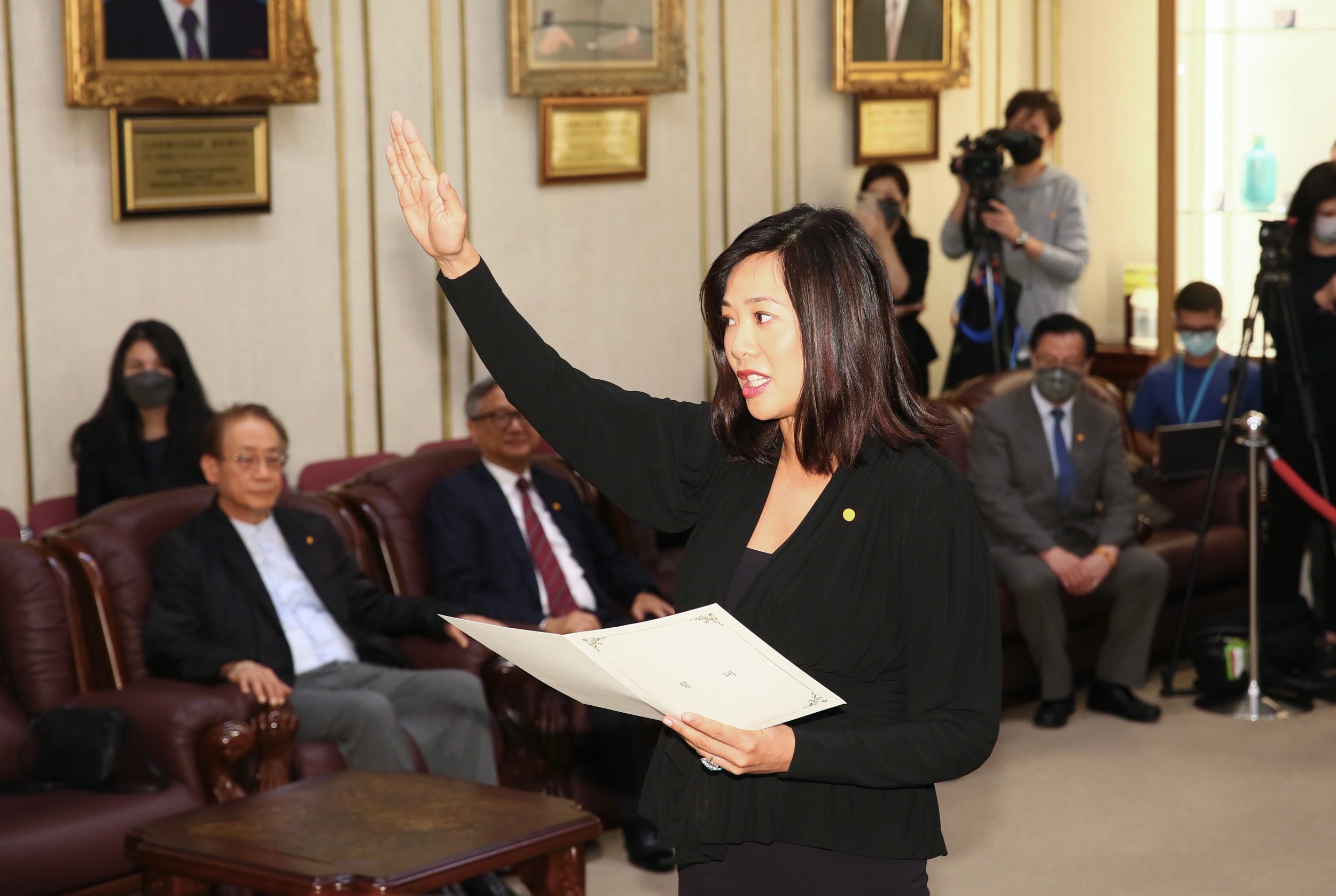 吳欣盈接任立委，在立法院掀起一陣旋風。