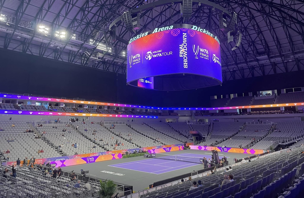 WTA年終賽如火如荼開打，場便觀眾卻少得可憐。（翻攝自推特）