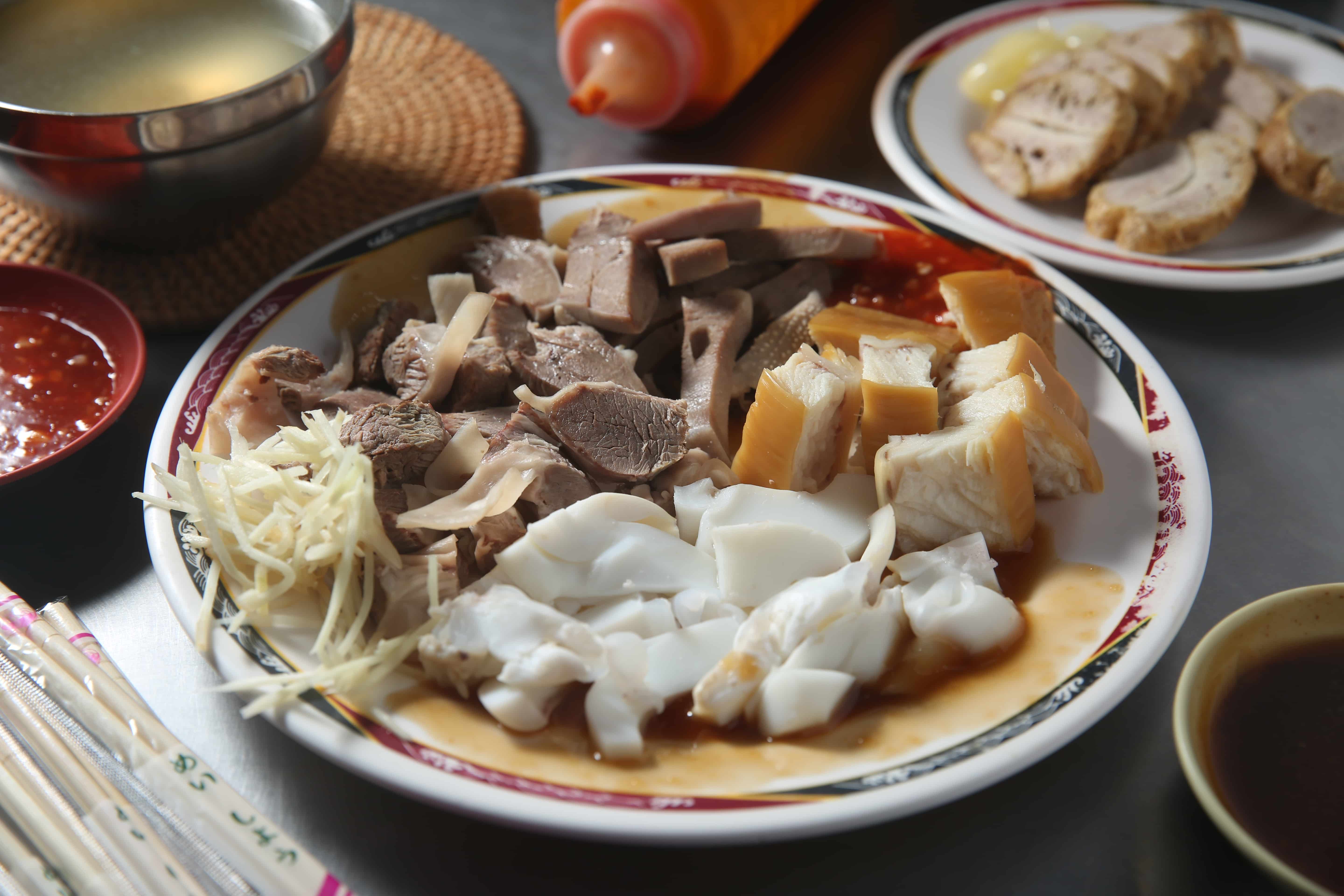 「上讚黑白切」的品項很多元，光是黑白切就夠讓人眼花撩亂。