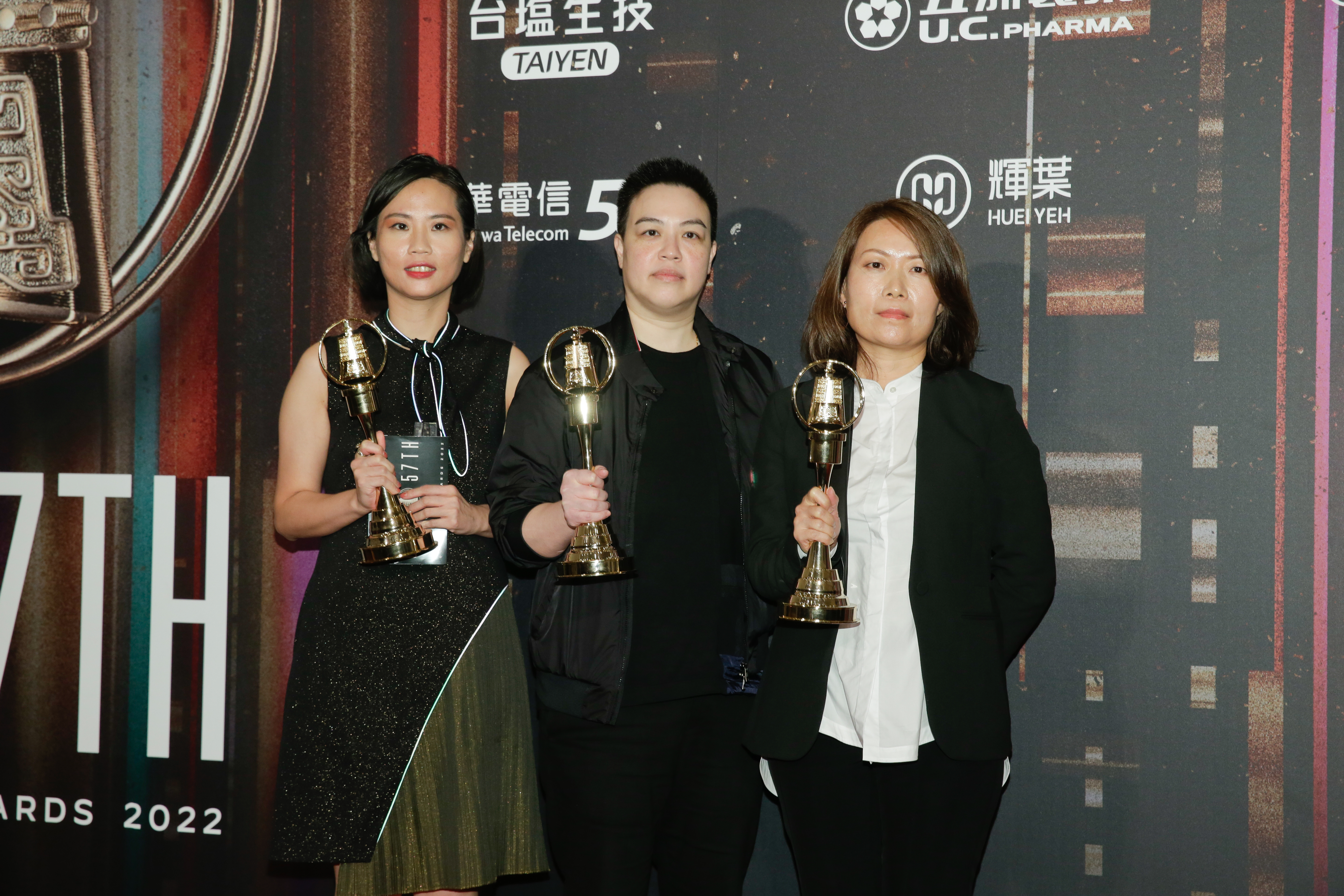 導演黃熙（中）導演的《良辰吉時》是金鐘獎迷你劇集大贏家。