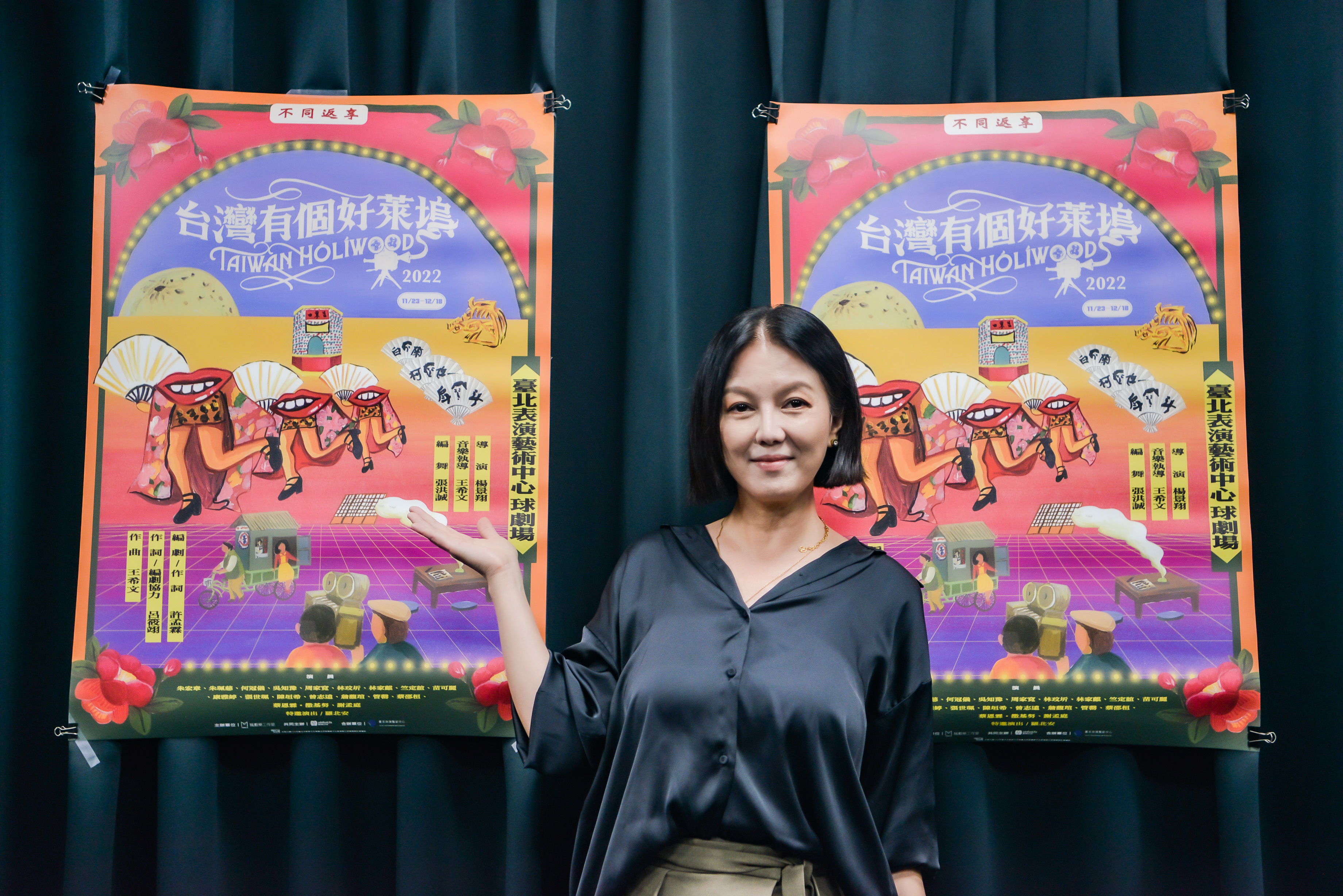 即使台語已經超級溜,苗可麗仍跟著台語老師學習更專業的台語用詞與發音。(瘋戲樂工作室提供)