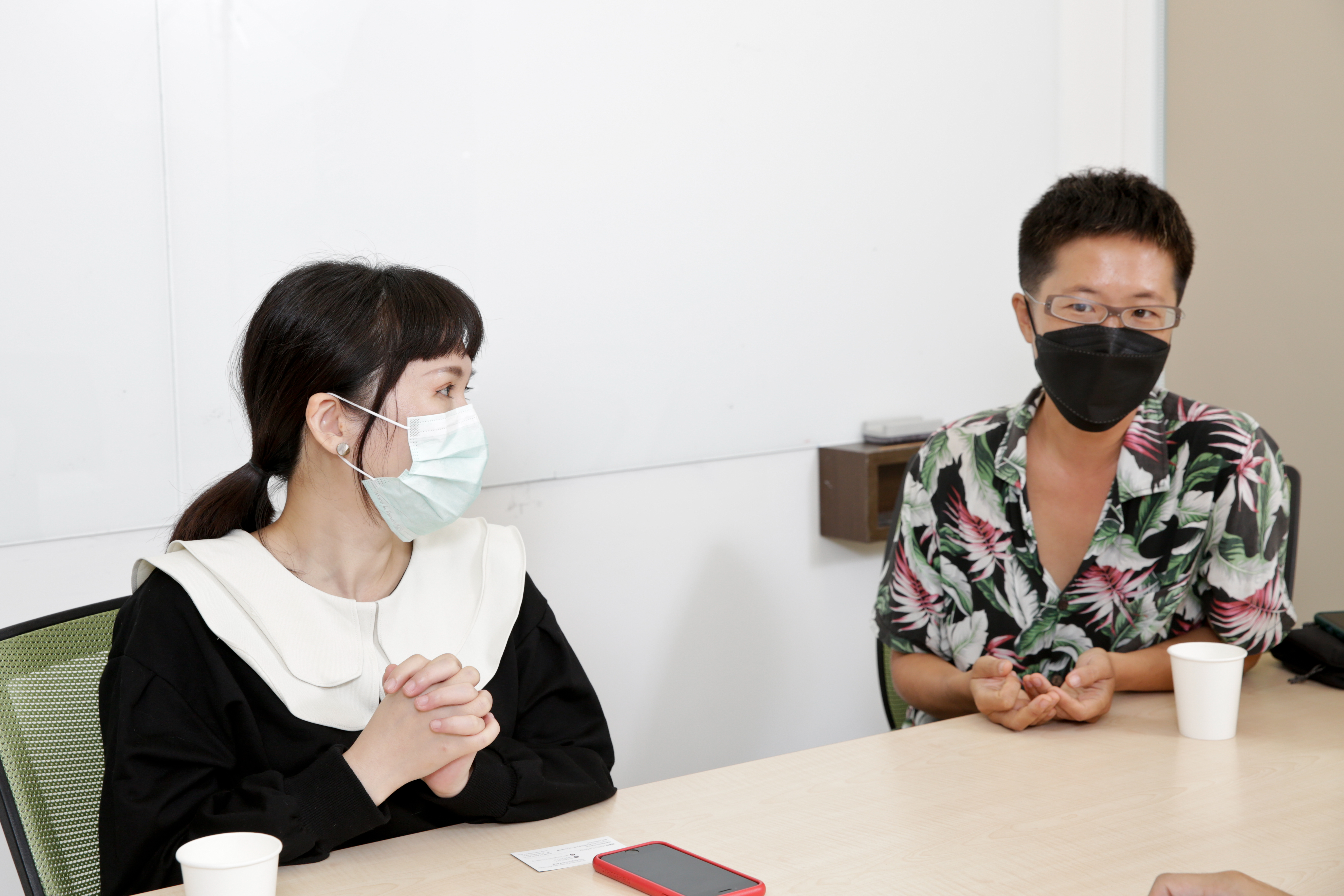 黃珮珊（右）希望有更多出版社投入圖像小說領域。