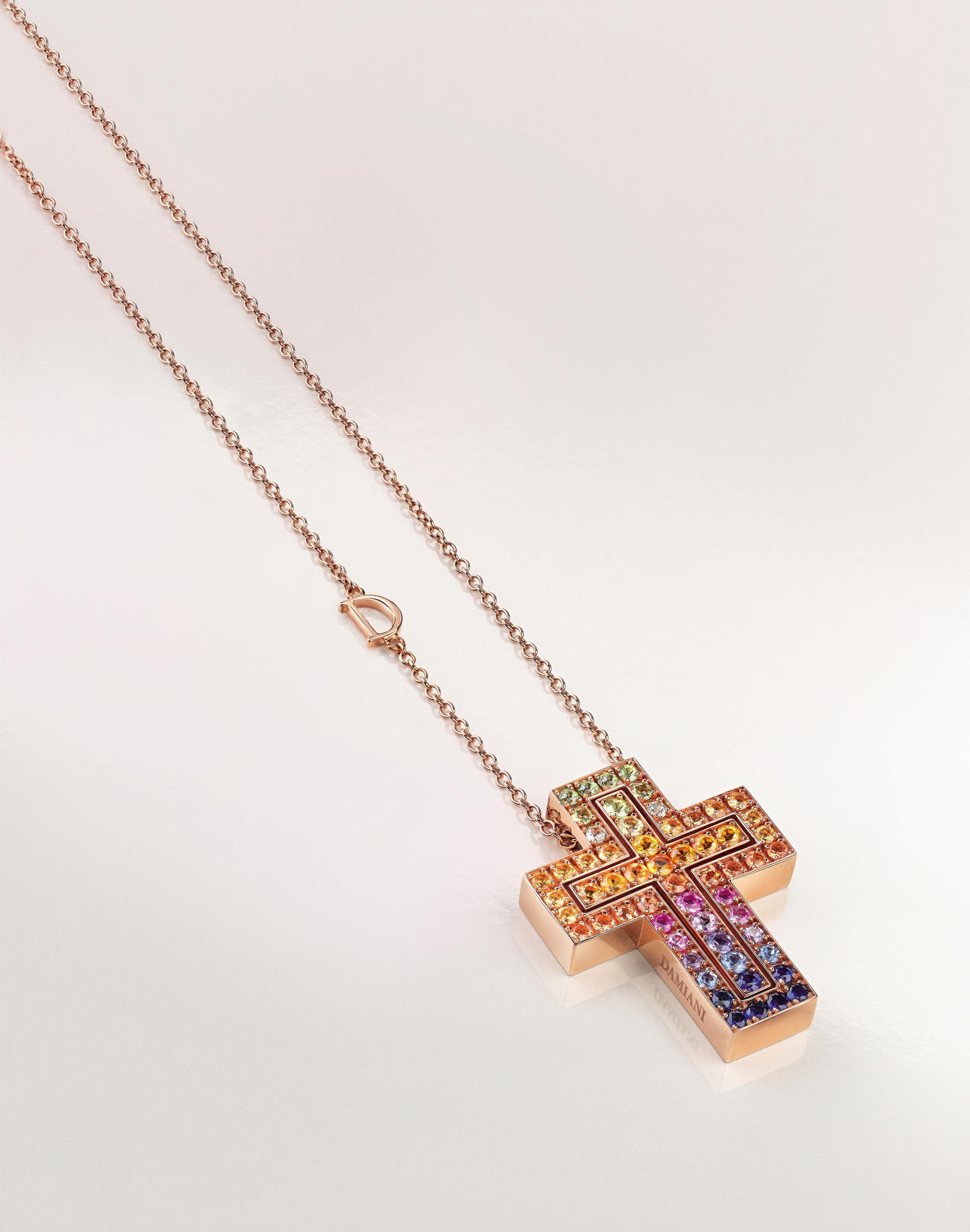 Belle Époque Cross 18K玫瑰金十字架項鍊 NT$147,900(DAMIANI提供)