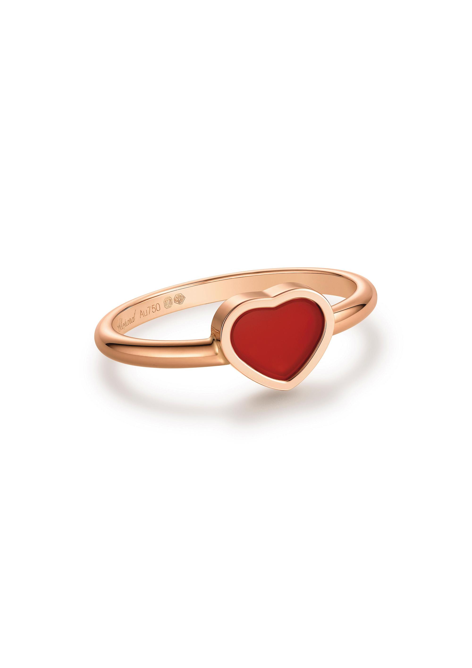 18K白金鑲嵌鑽石My Happy Hearts系列耳環 NT$65,000/只(Chopard提供)