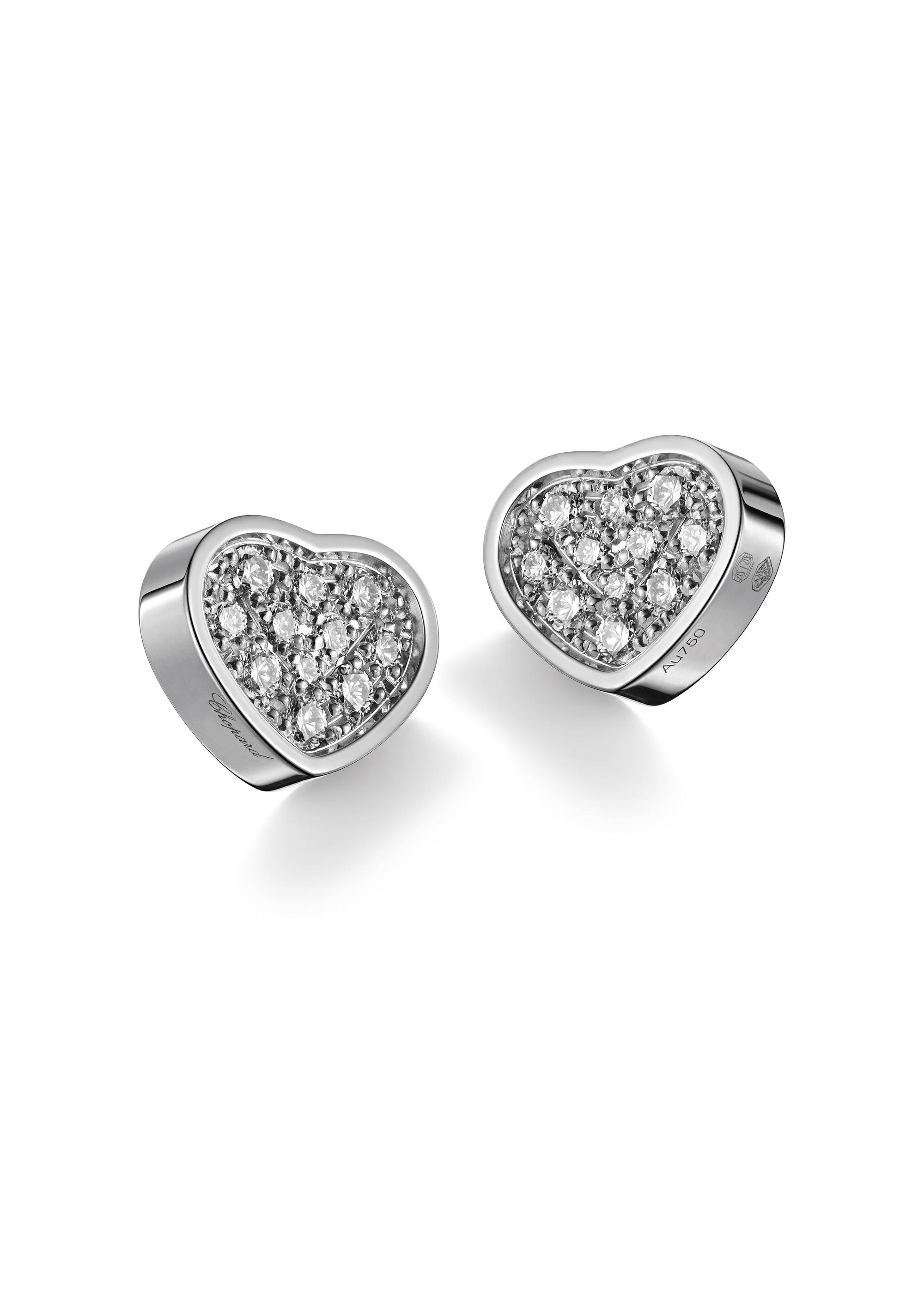 18K玫瑰金配紅心裝飾My Happy Hearts系列戒指 NT$48,000(Chopard提供)