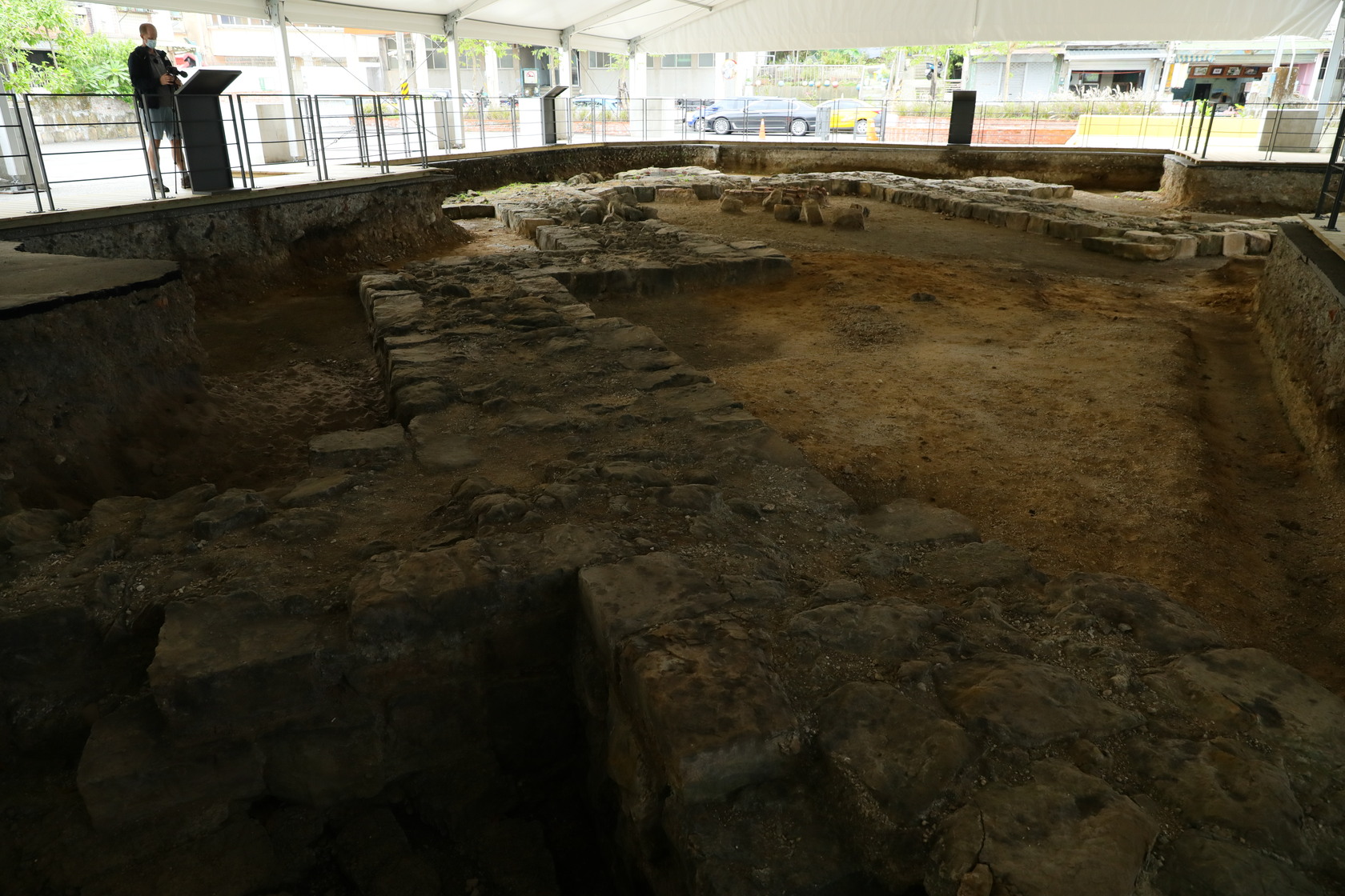 3年前才大量出土的教堂遺跡，展現了荷蘭、西班牙統治時期在和平島存在的軌跡。