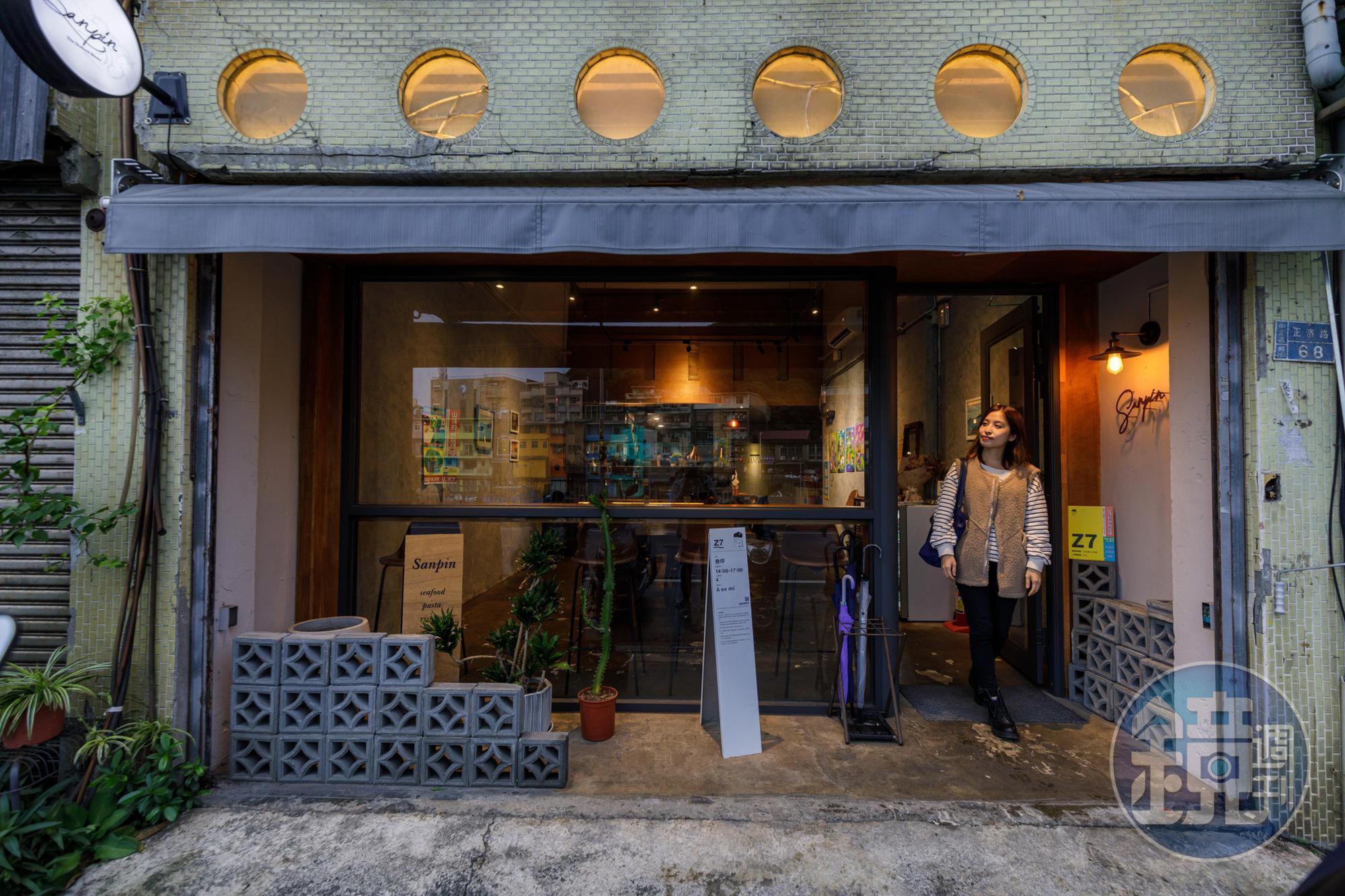 數十年的老屋樓房，過去是修理船隻機具的店家。