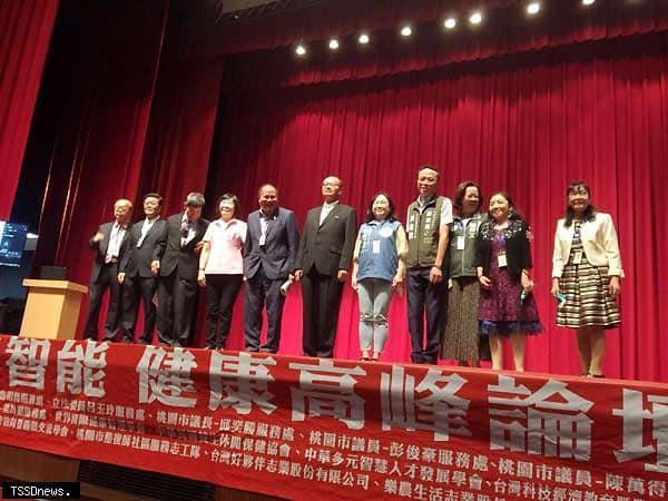 藍營議員舒翠玲指桃園市府補助的活動也邀請經濟黨主席致詞，但卻被發現該活動擅自變更計畫內容，遭廢止補助。（翻攝自舒翠玲臉書）