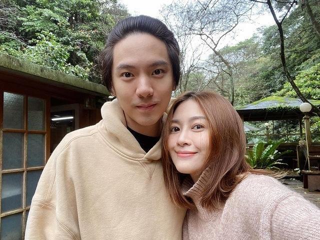 拿鐵(左)與「分手妹」陳佩佩(右)7年婚姻結束。(翻攝陳佩佩IG)