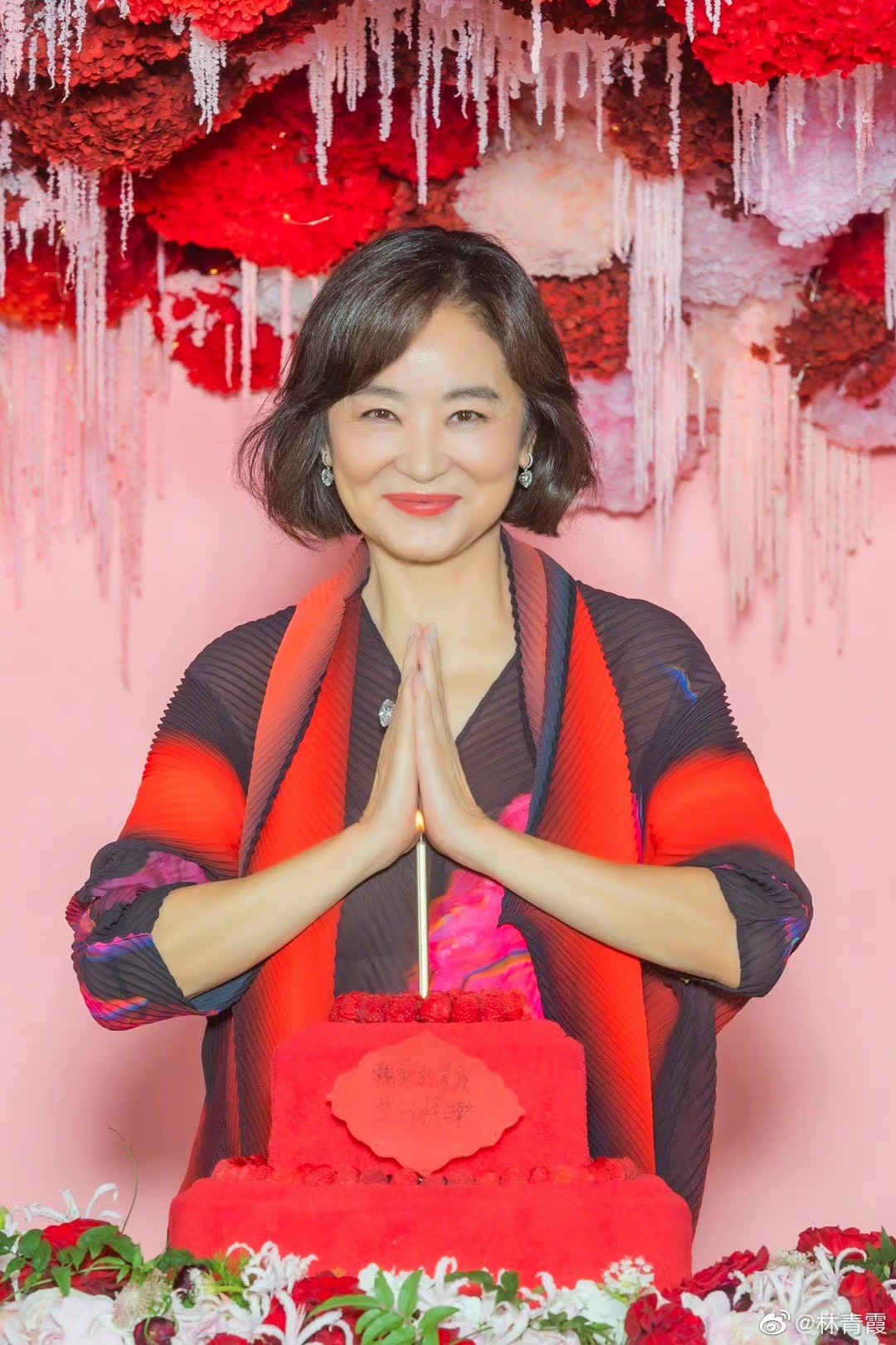 林青霞在微博發文向外界分享慶生喜悅。（翻攝自林青霞微博）