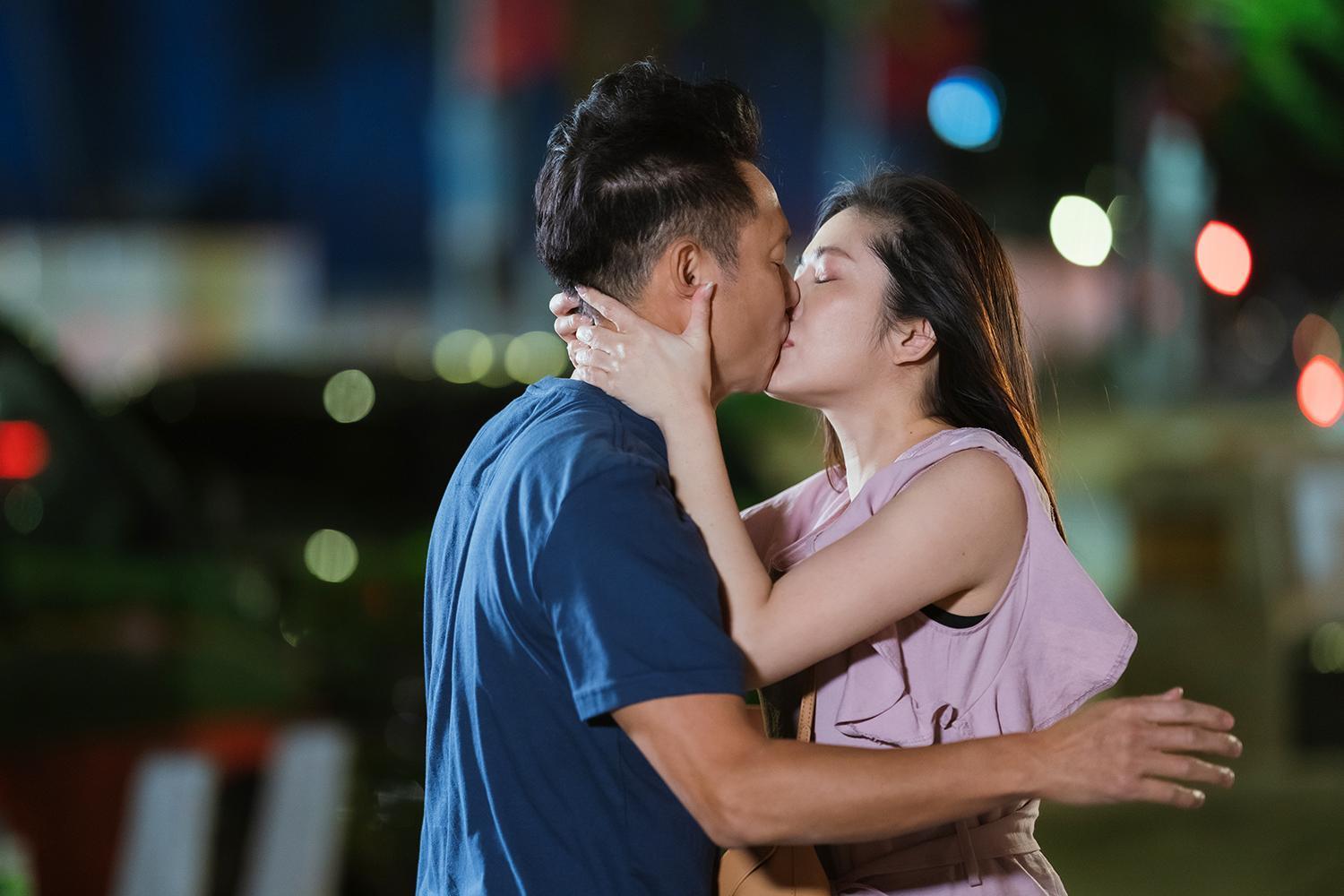 13年前喝醉的王宇婕吻上謝祖武。(TVBS提供)