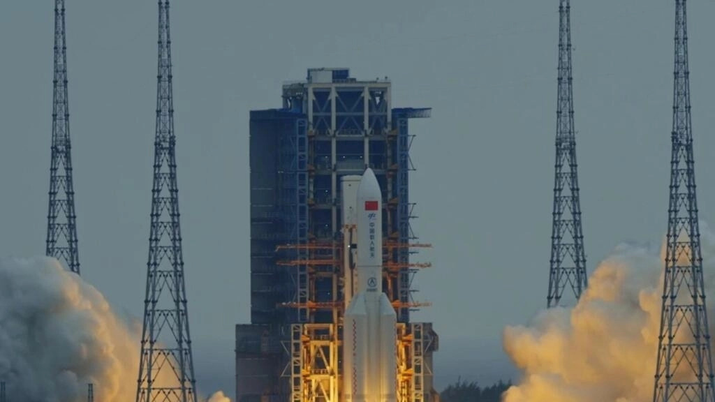 中國23噸火箭垃圾不受控，估今晚「撞地球」難測墜落點！2年來第4度。（翻自《維基百科》）