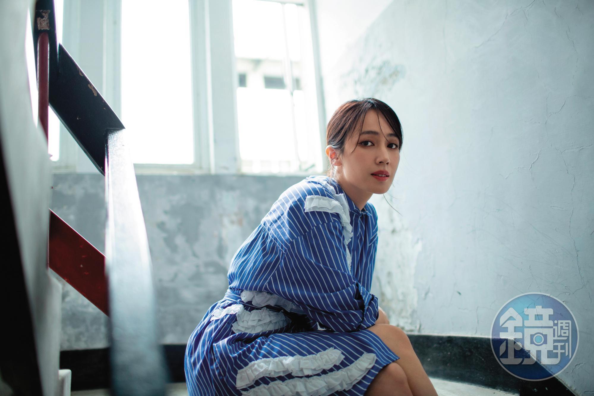 小薰個性獨立，從18歲出道就不跟家中拿錢，也盡可能不讓父母擔心。