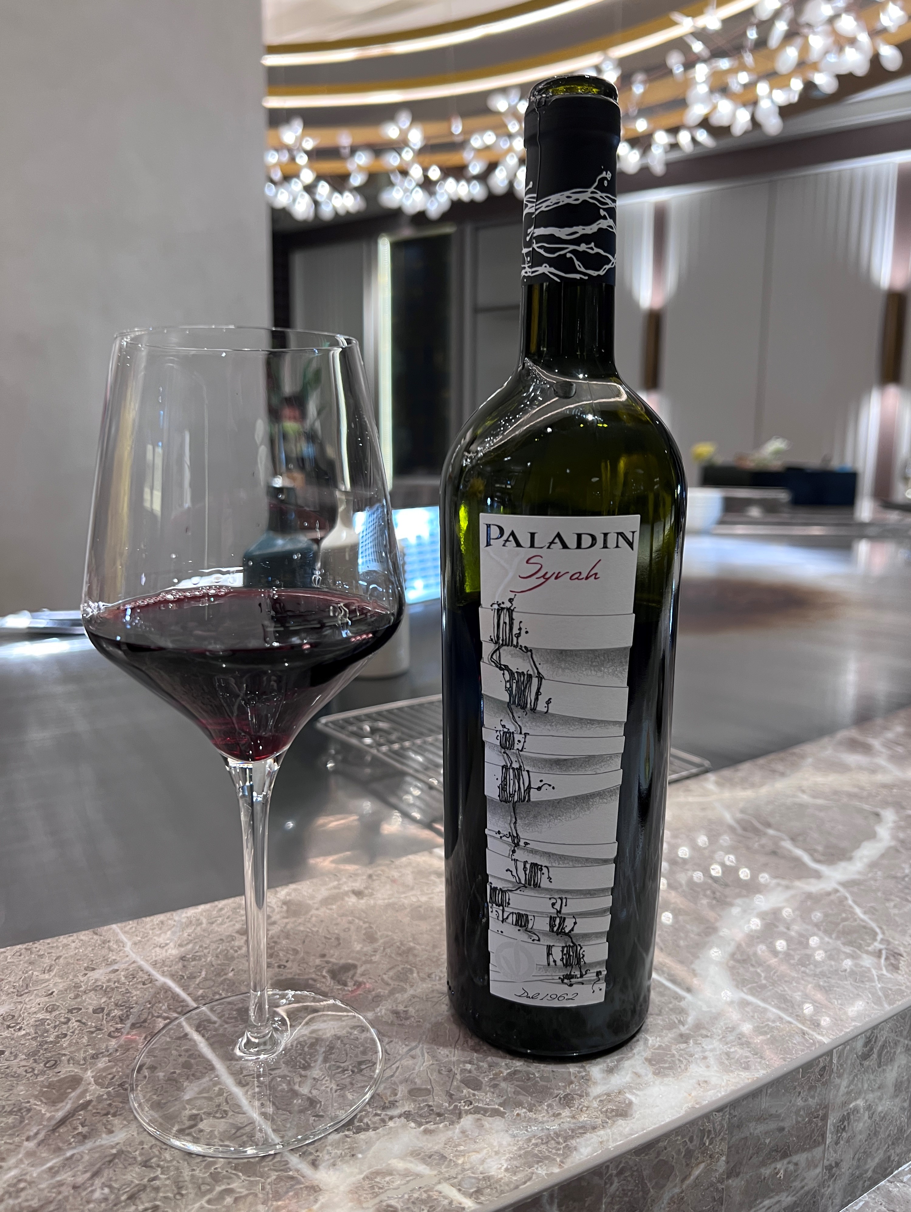 義大利Casa Paladin酒莊紅酒以百分百Syrah葡萄釀製，酒感微甜。